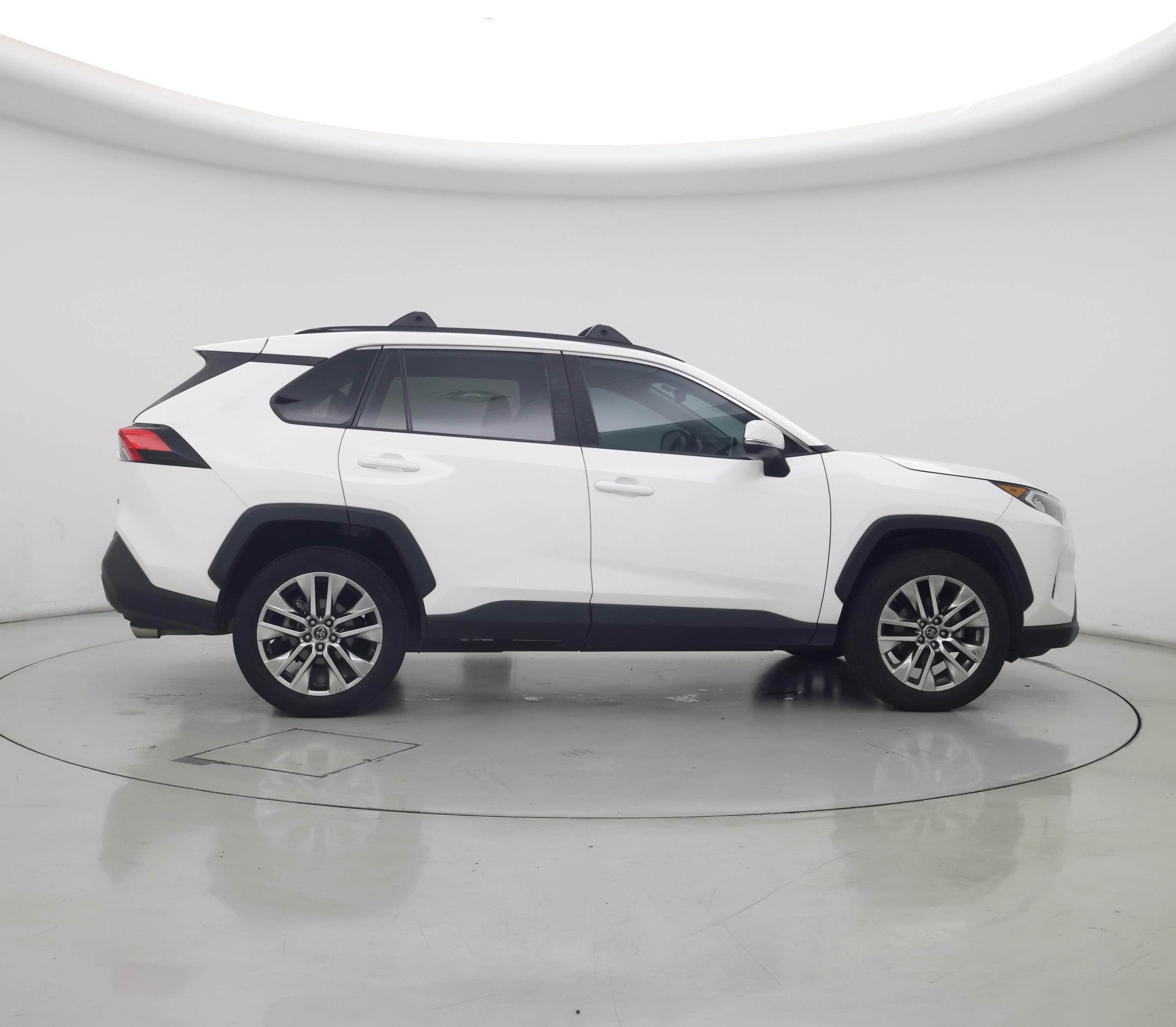 Thumbnail: 2019 Toyota RAV4 - 7