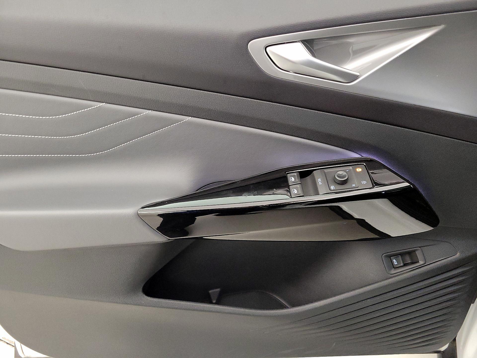 Thumbnail: 2023 Volkswagen ID.4 - 12