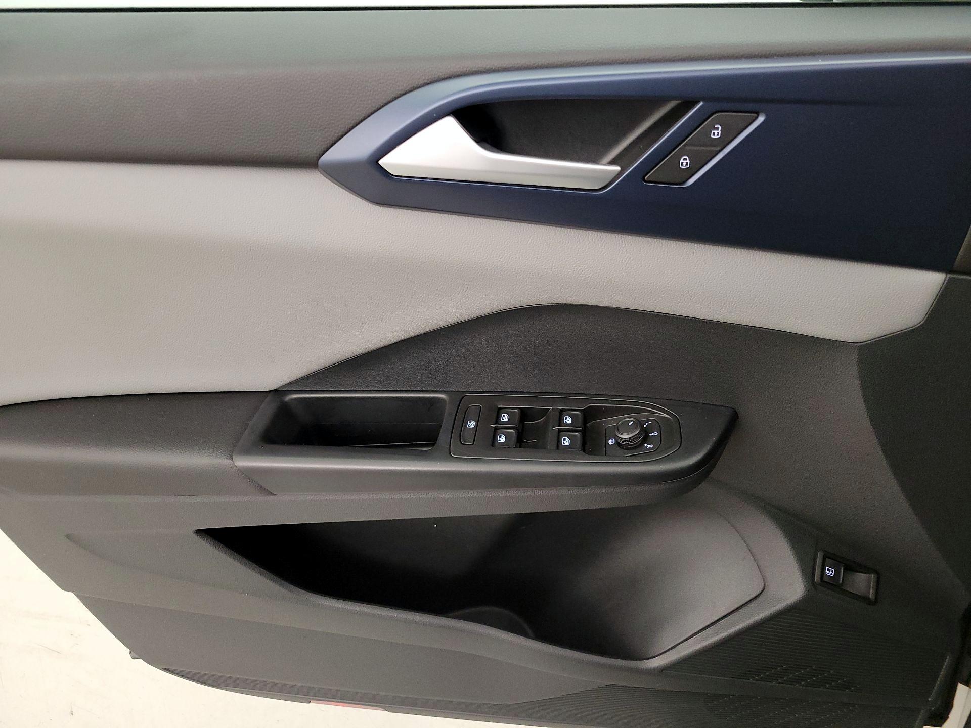 Thumbnail: 2023 Volkswagen Taos - 12