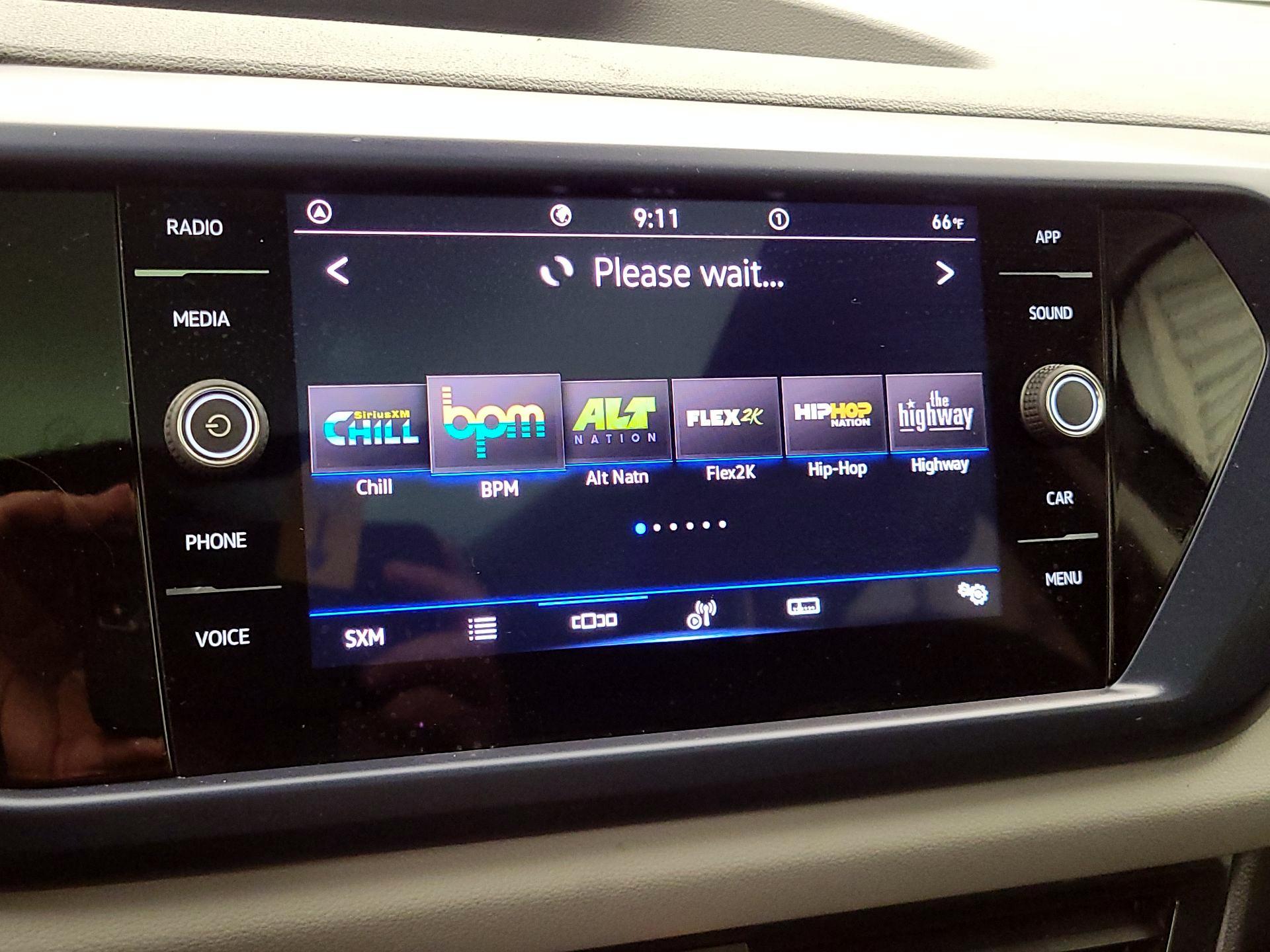 Thumbnail: 2023 Volkswagen Taos - 15