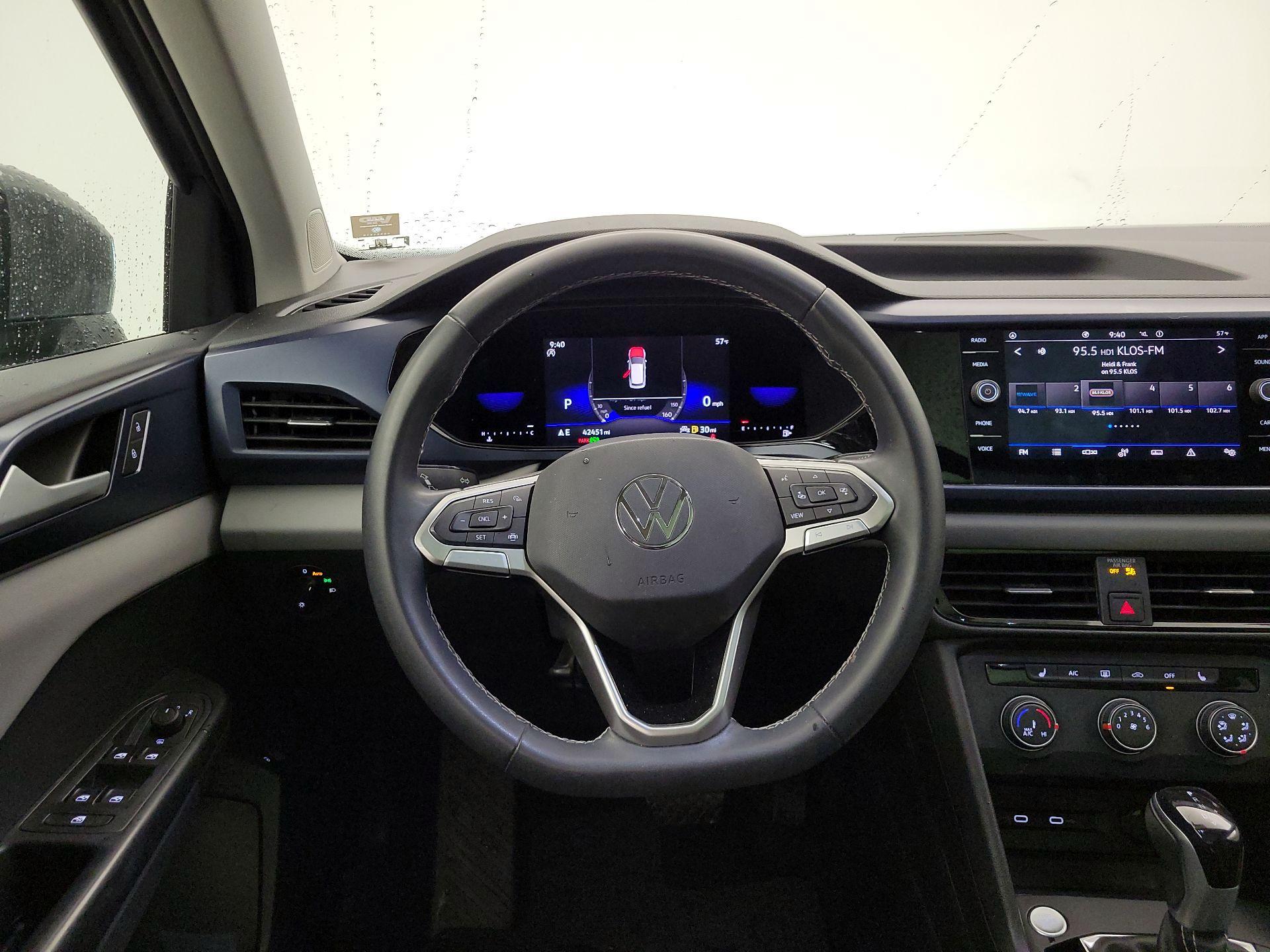 Thumbnail: 2022 Volkswagen Taos - 10