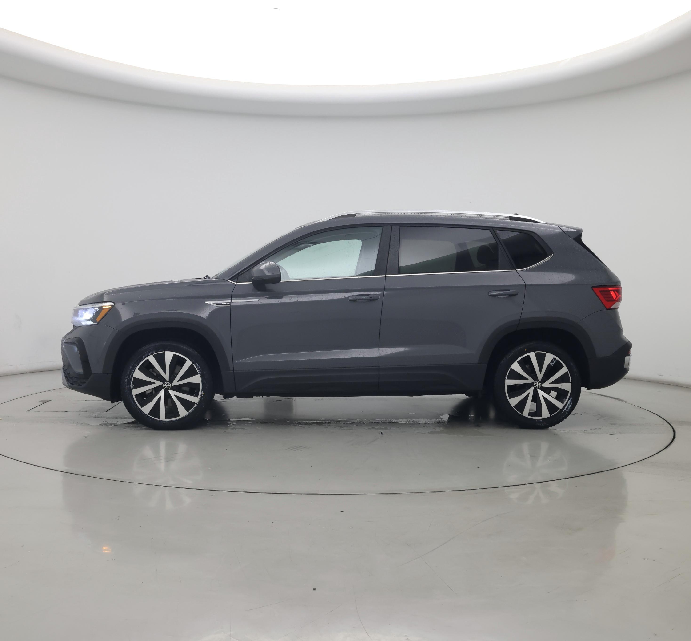 Thumbnail: 2022 Volkswagen Taos - 3