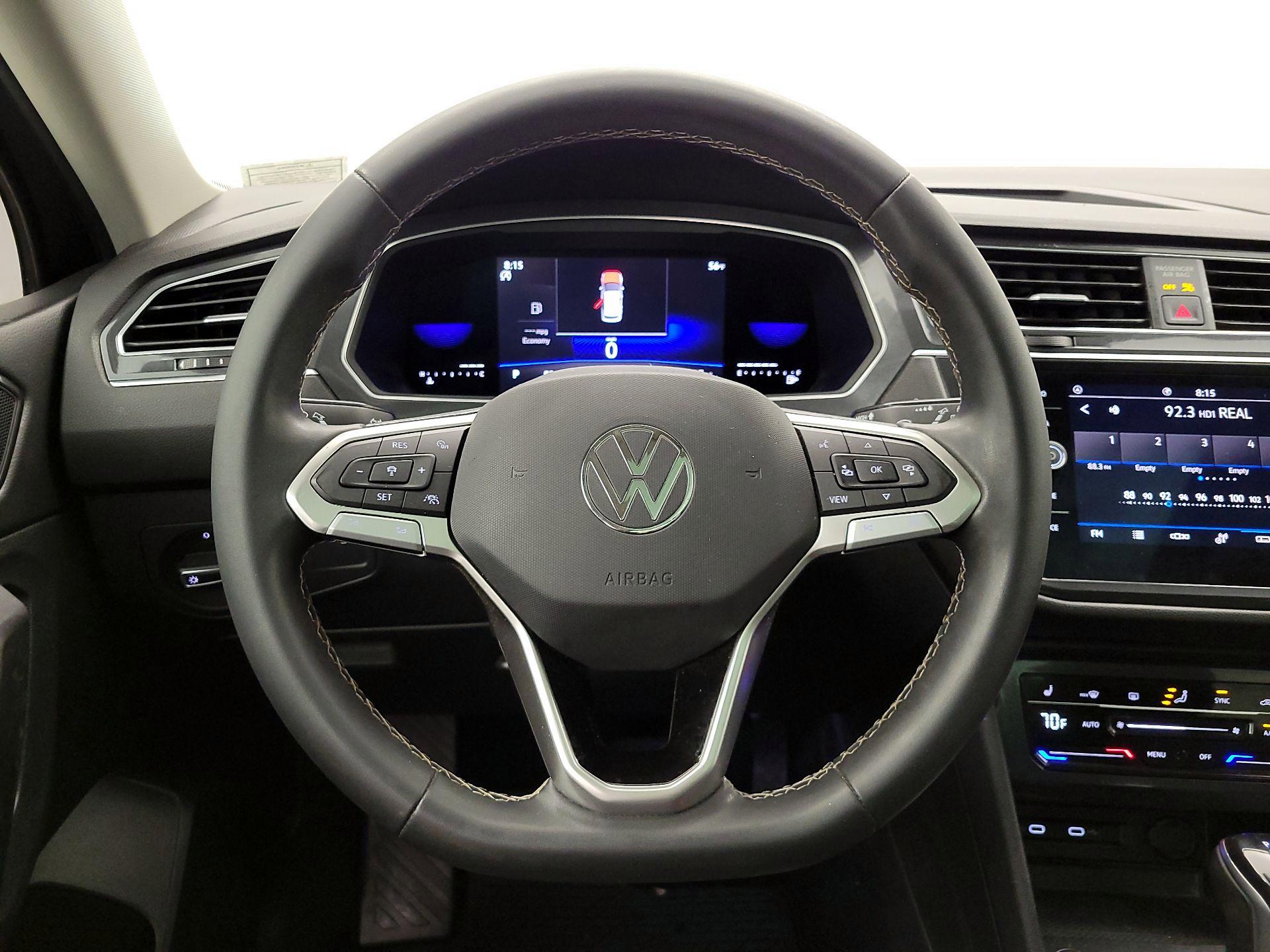 Thumbnail: 2022 Volkswagen Tiguan - 10