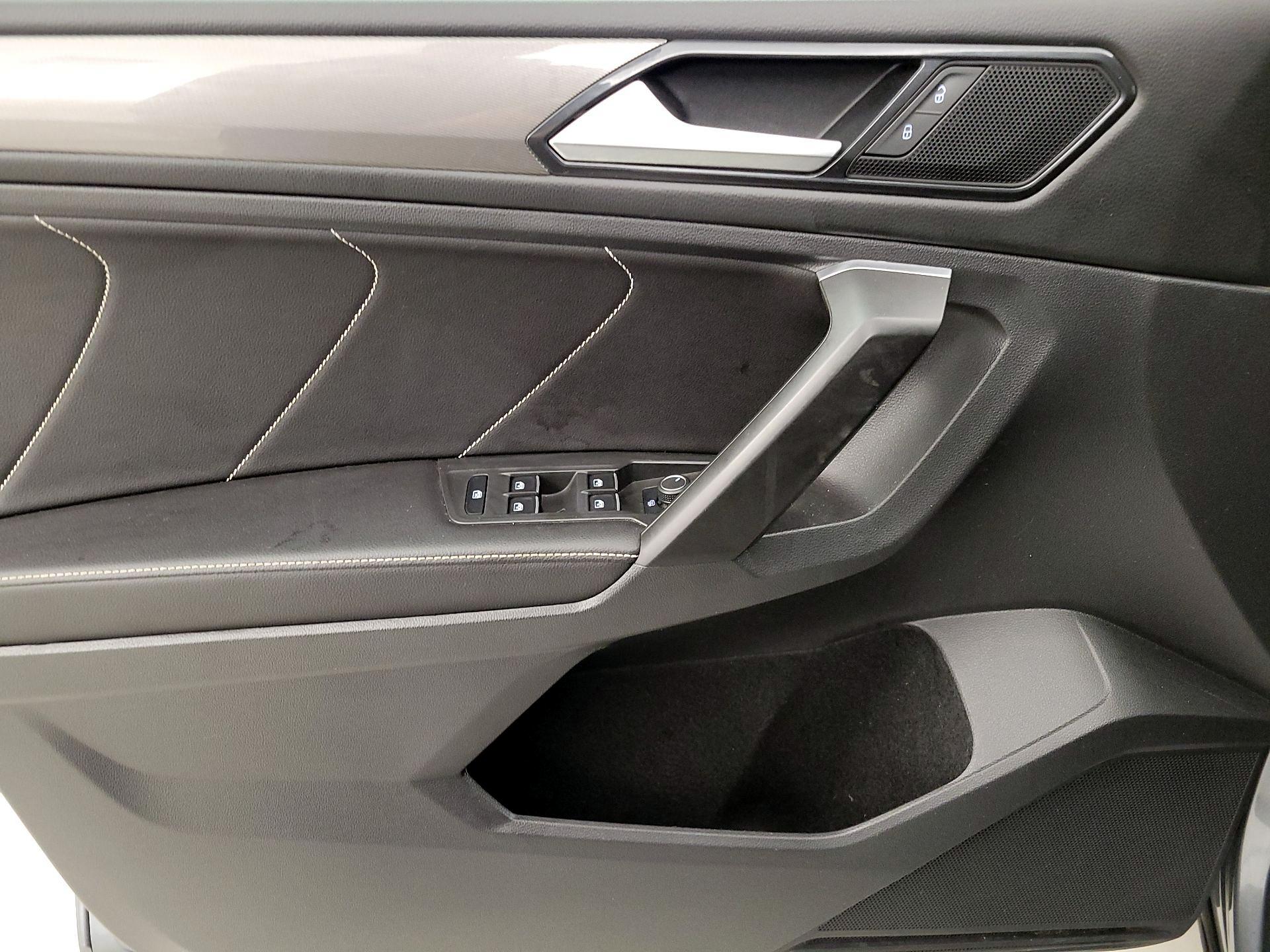 Thumbnail: 2022 Volkswagen Tiguan - 12
