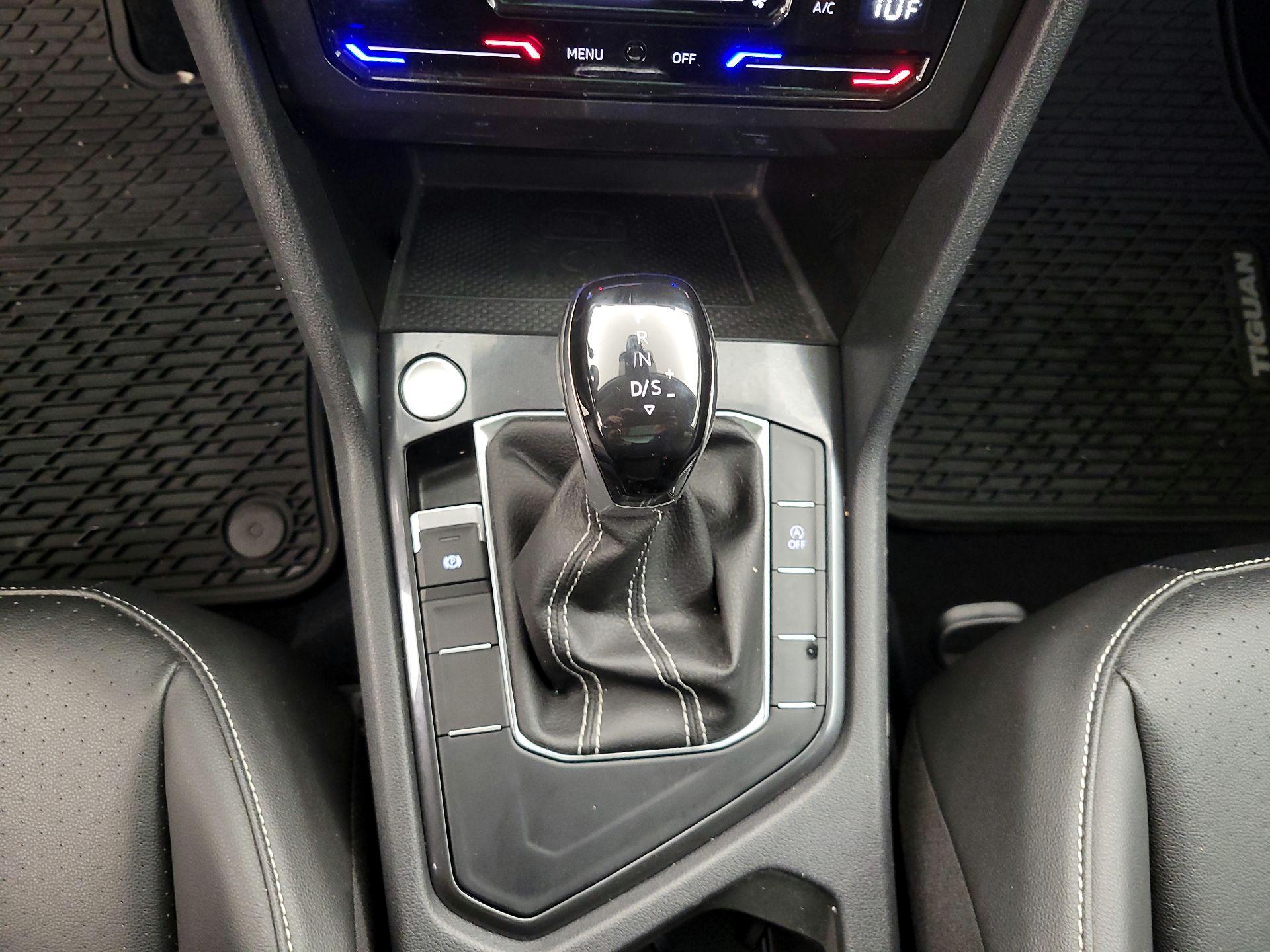 Thumbnail: 2022 Volkswagen Tiguan - 17