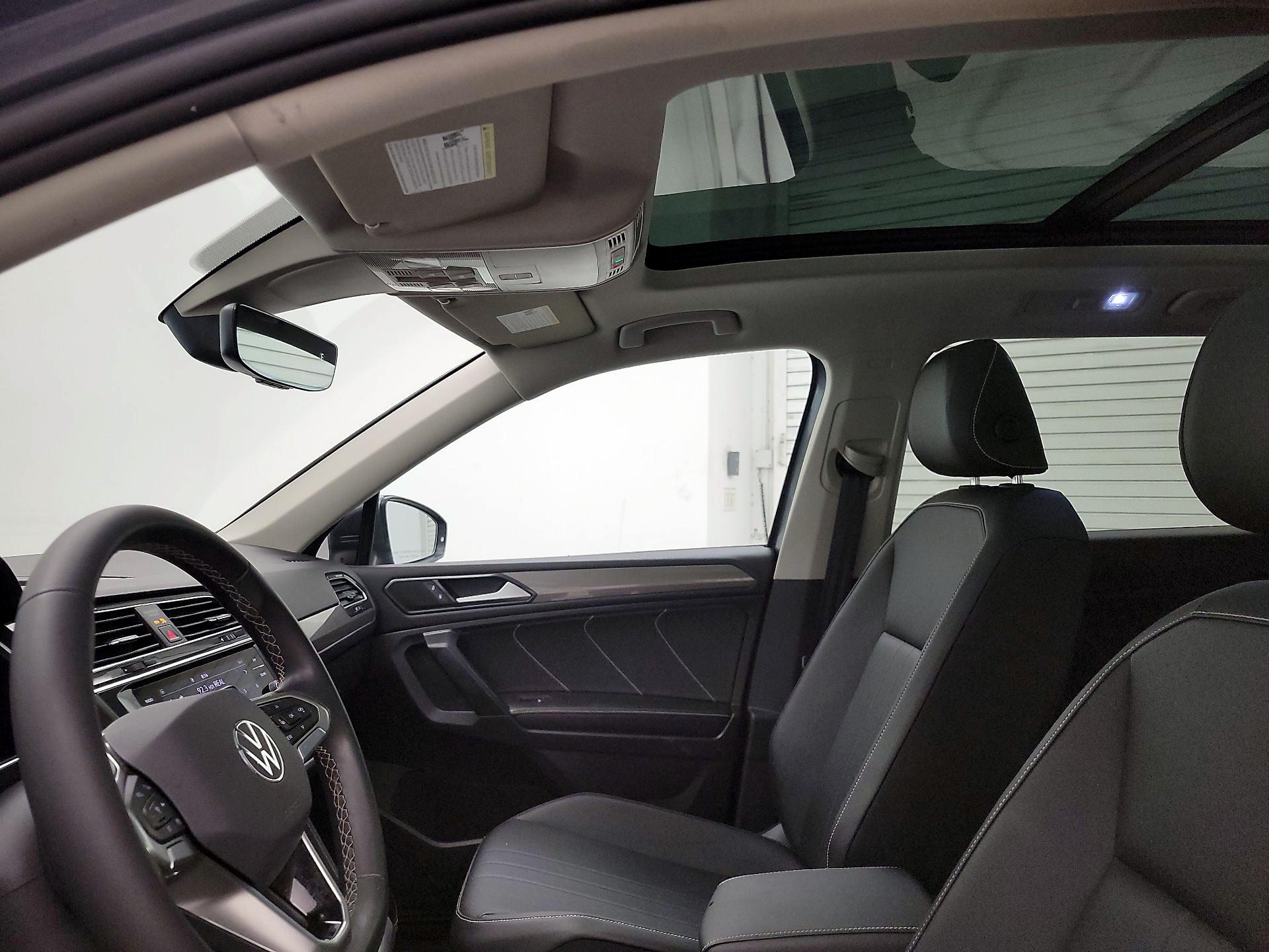 Thumbnail: 2022 Volkswagen Tiguan - 19