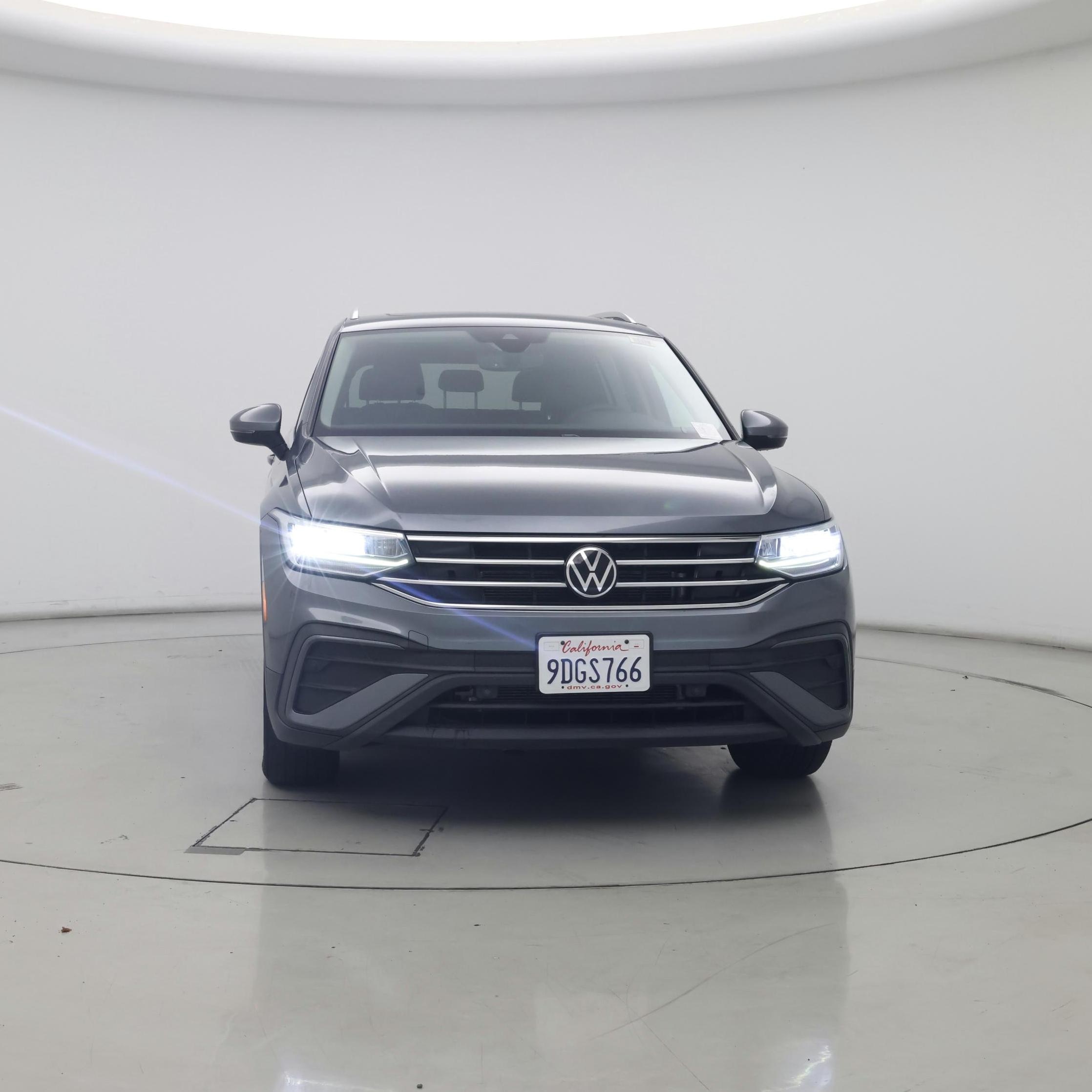 Thumbnail: 2022 Volkswagen Tiguan - 5