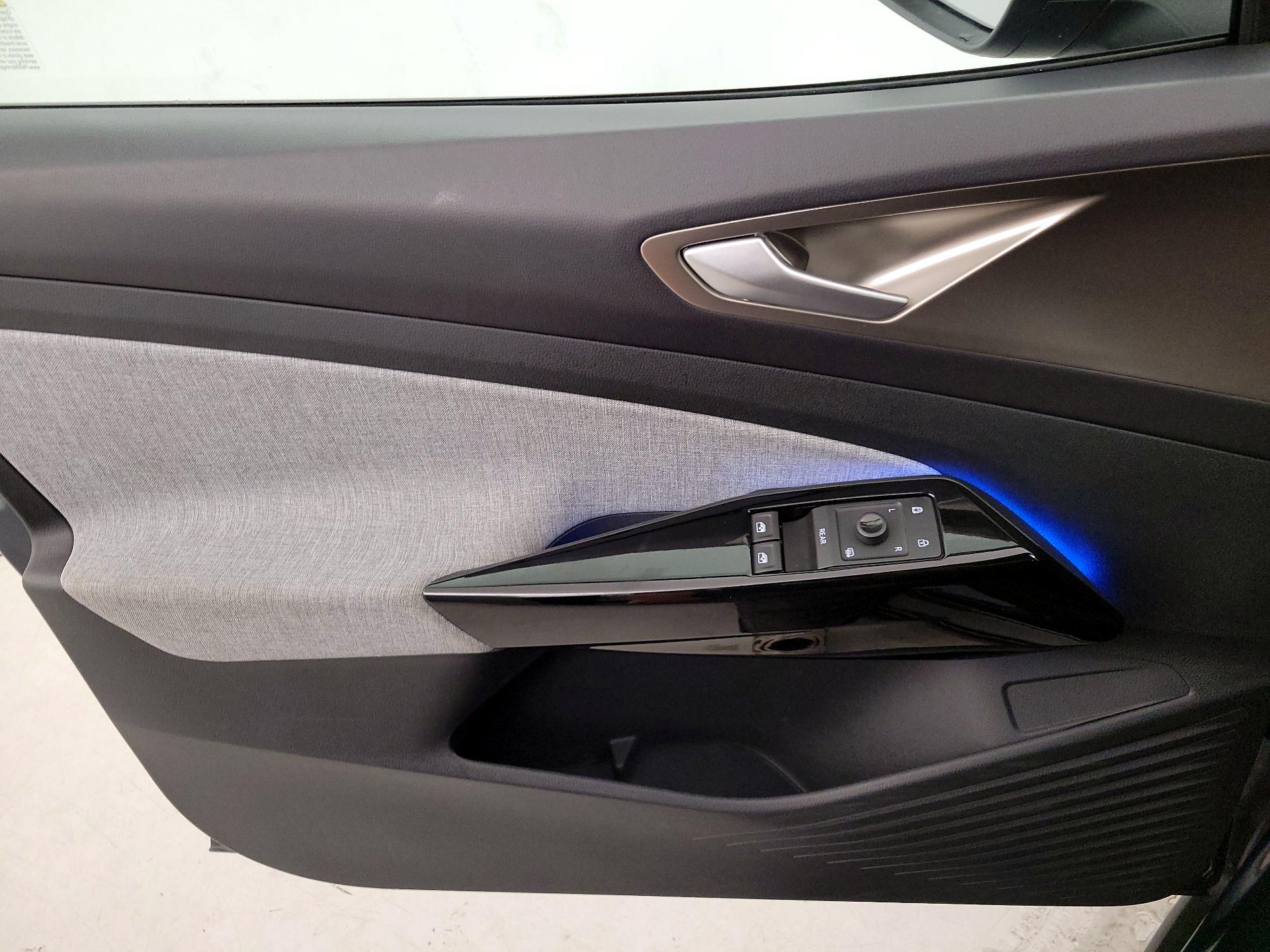 Thumbnail: 2023 Volkswagen ID.4 - 12