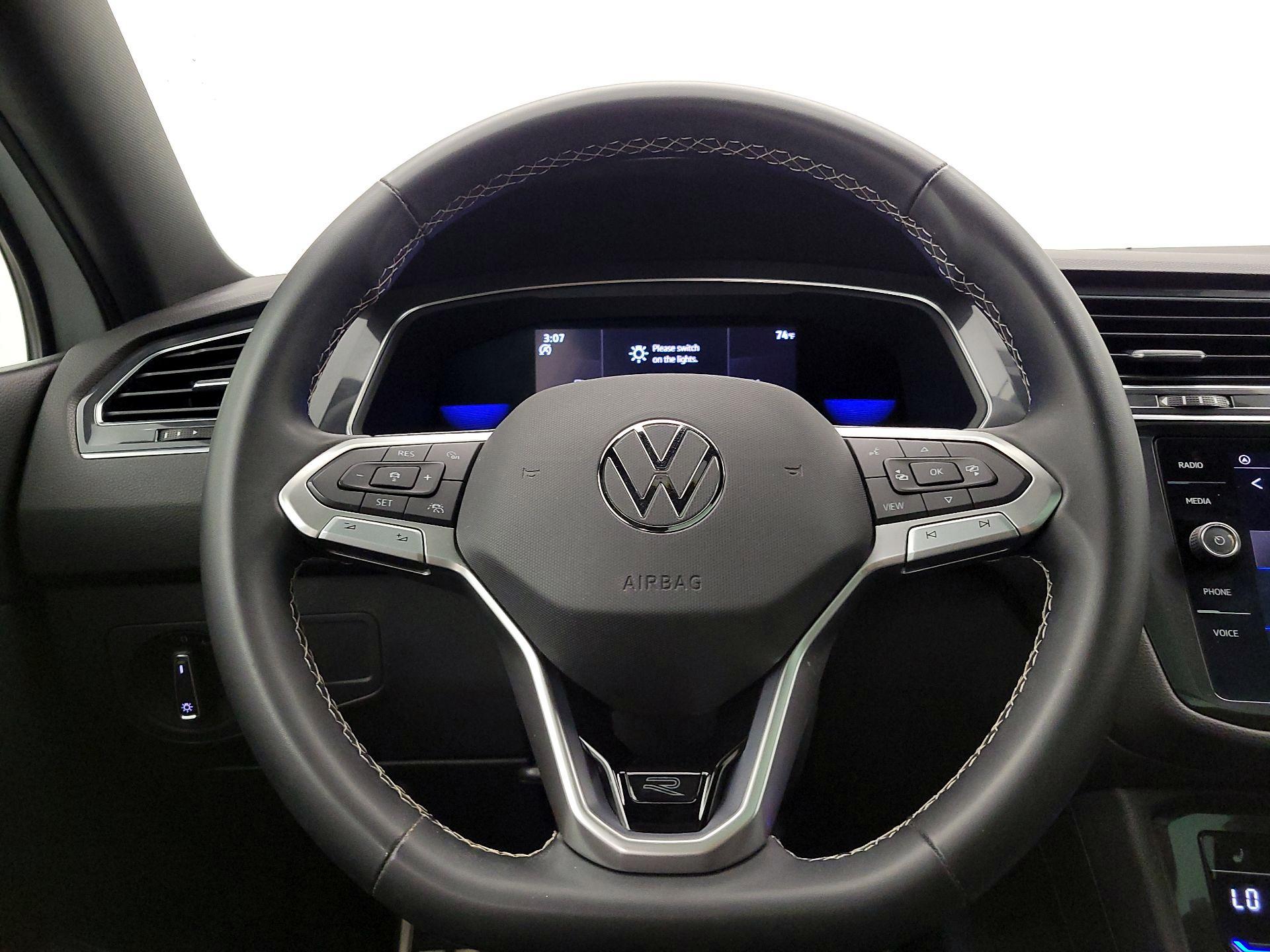 Thumbnail: 2023 Volkswagen Tiguan - 10