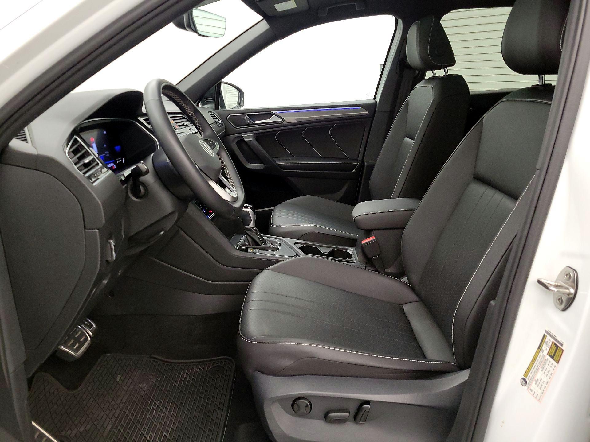 Thumbnail: 2023 Volkswagen Tiguan - 11