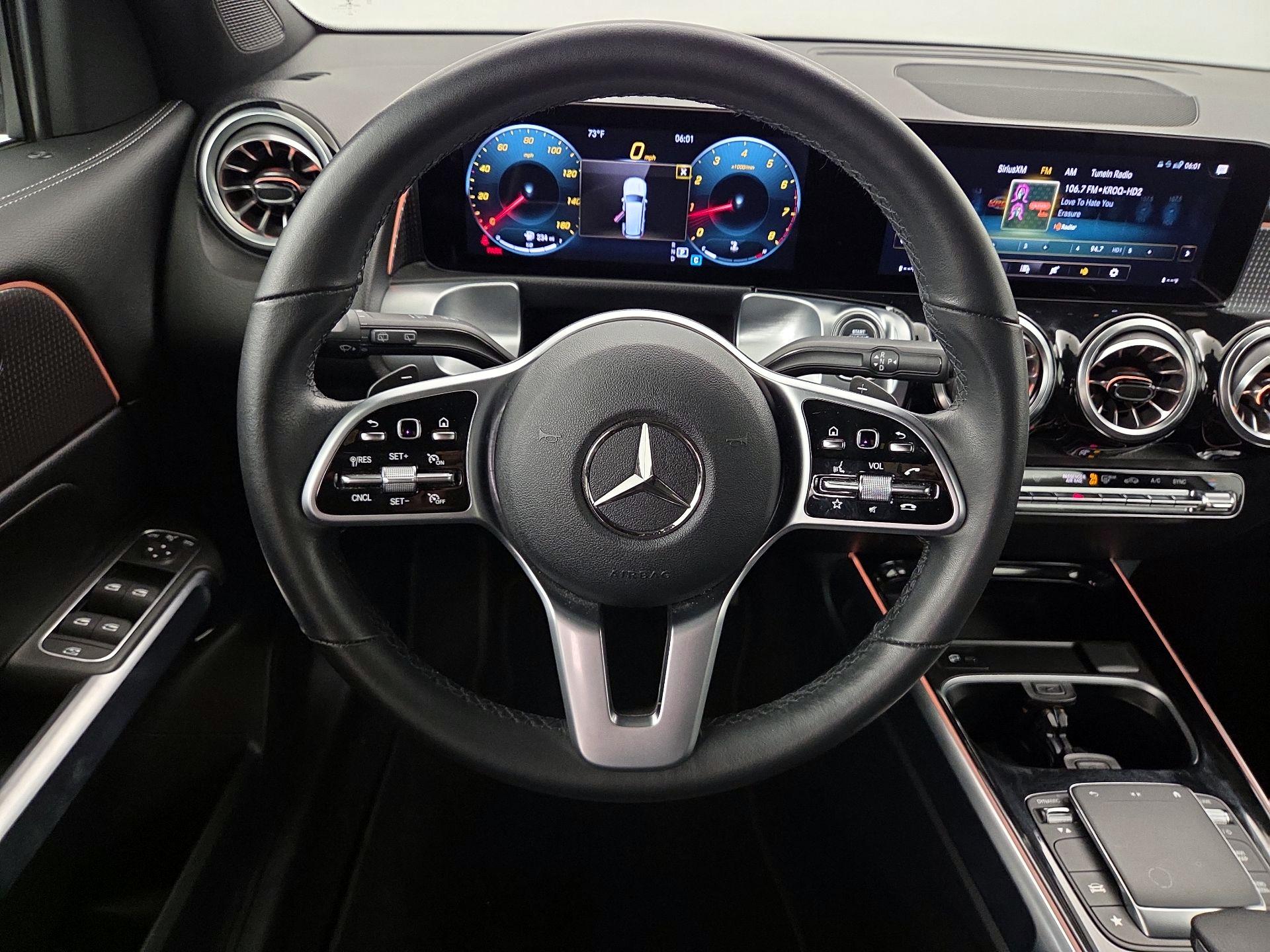 Thumbnail: 2022 Mercedes-Benz GLB - 10