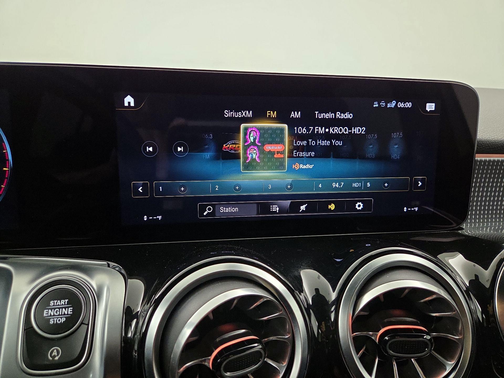 Thumbnail: 2022 Mercedes-Benz GLB - 15