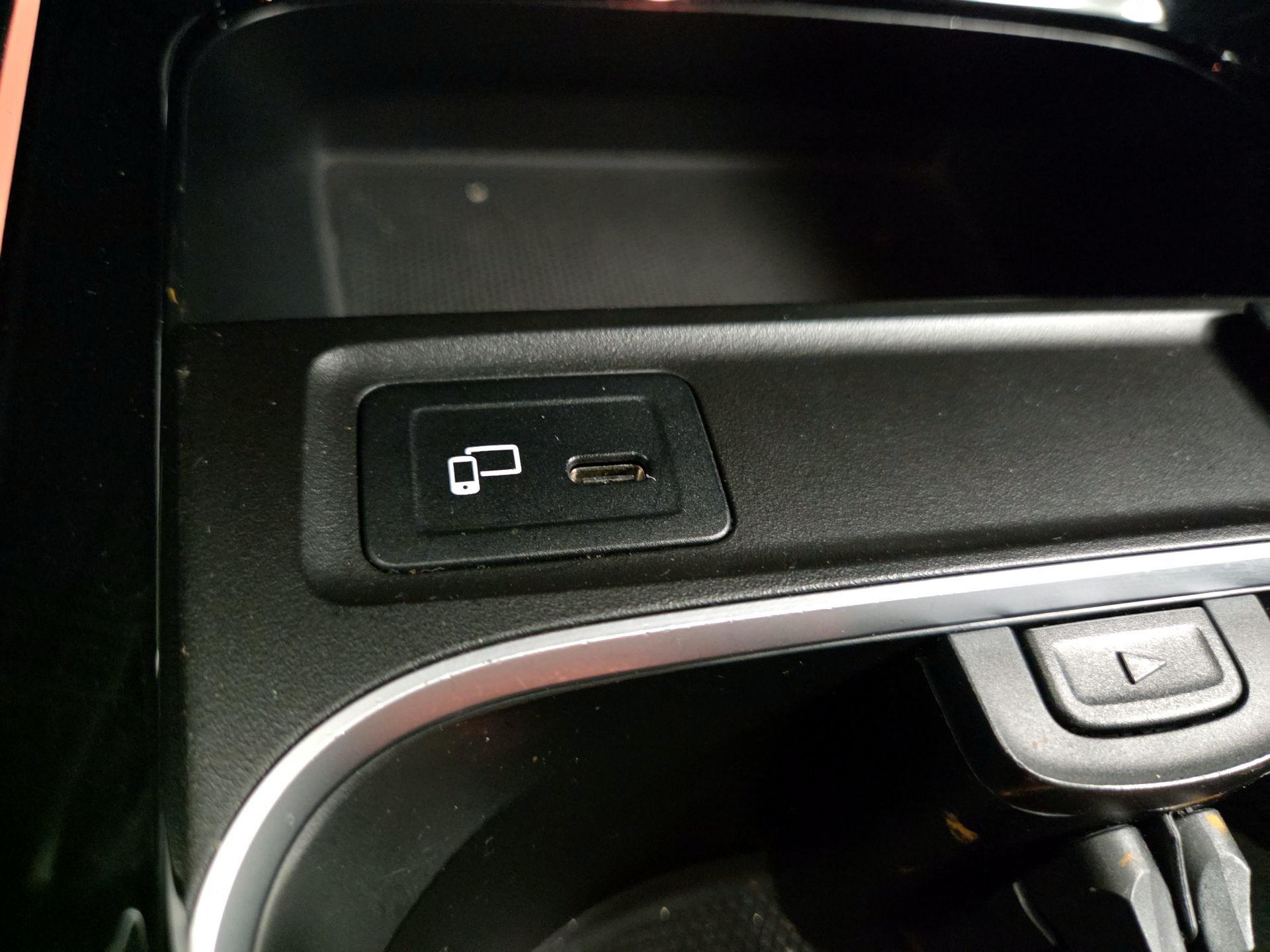 Thumbnail: 2022 Mercedes-Benz GLB - 18