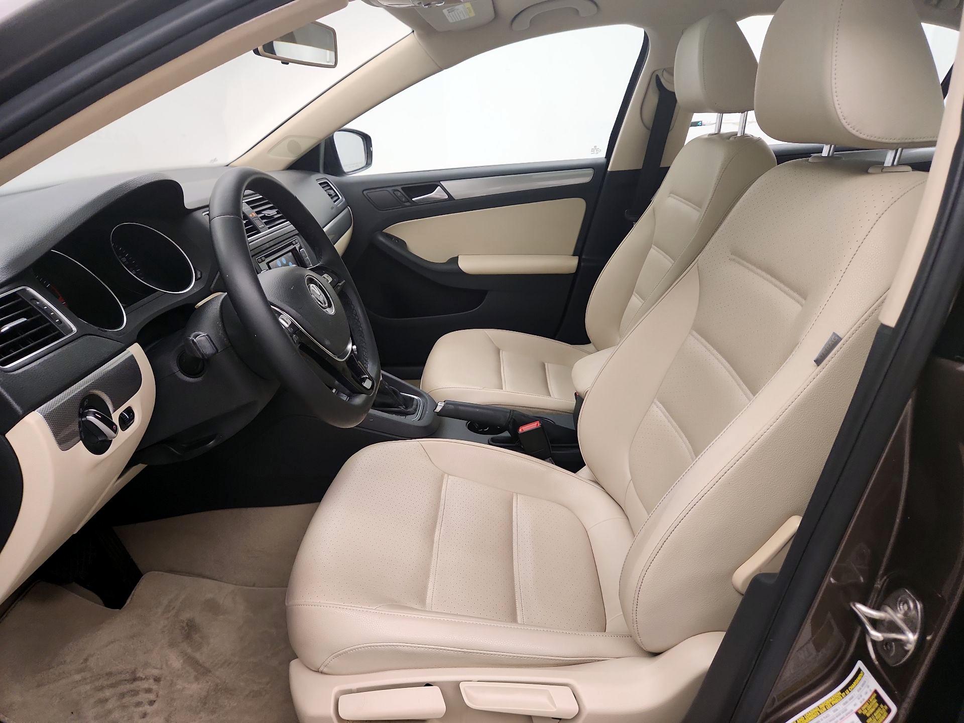 Thumbnail: 2015 Volkswagen Jetta - 11