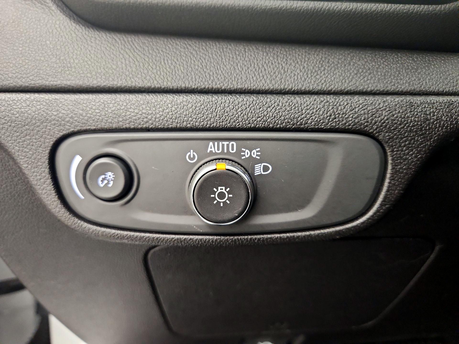 Thumbnail: 2023 Chevrolet Bolt EUV - 13
