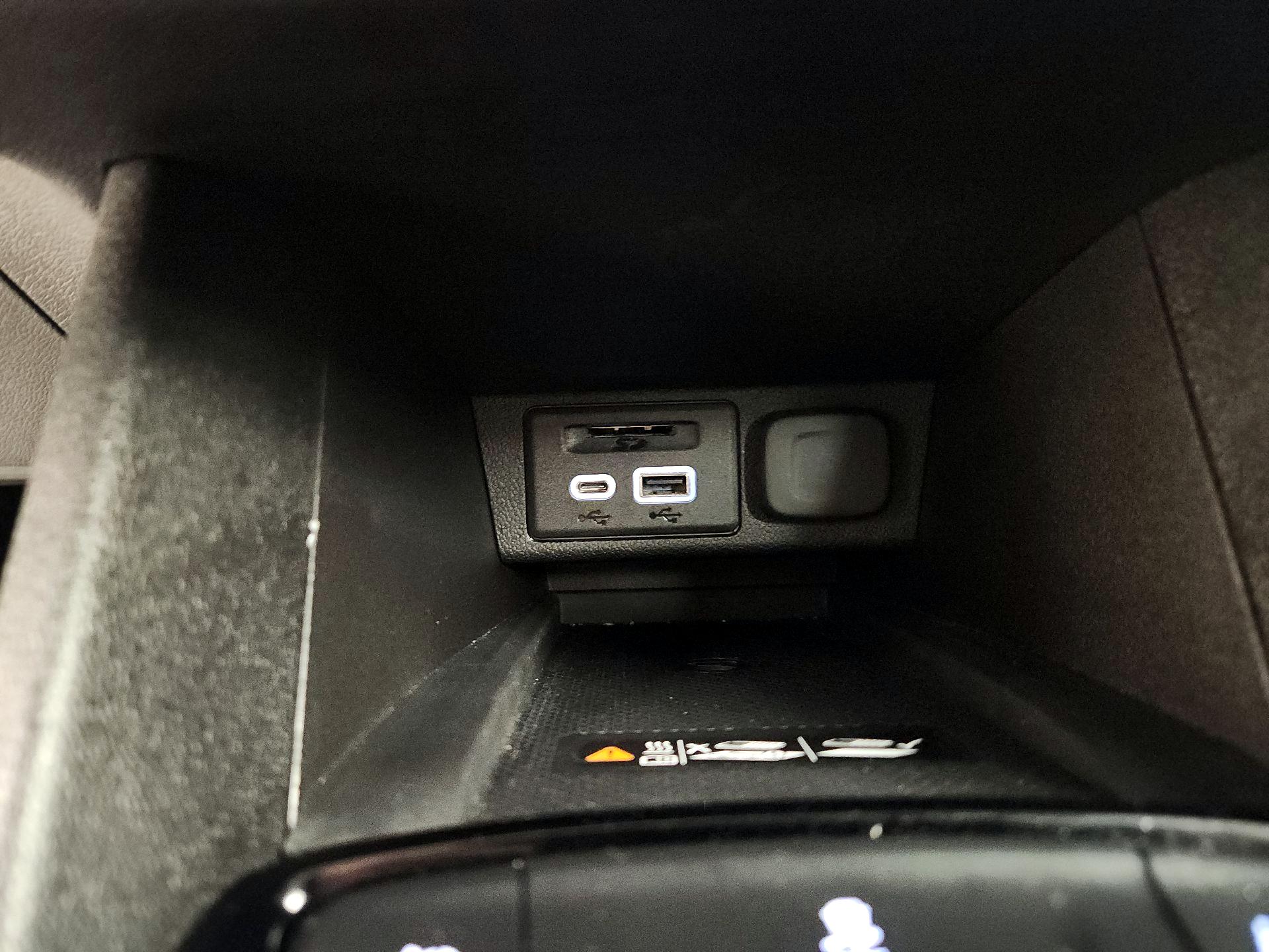 Thumbnail: 2023 Chevrolet Bolt EUV - 18