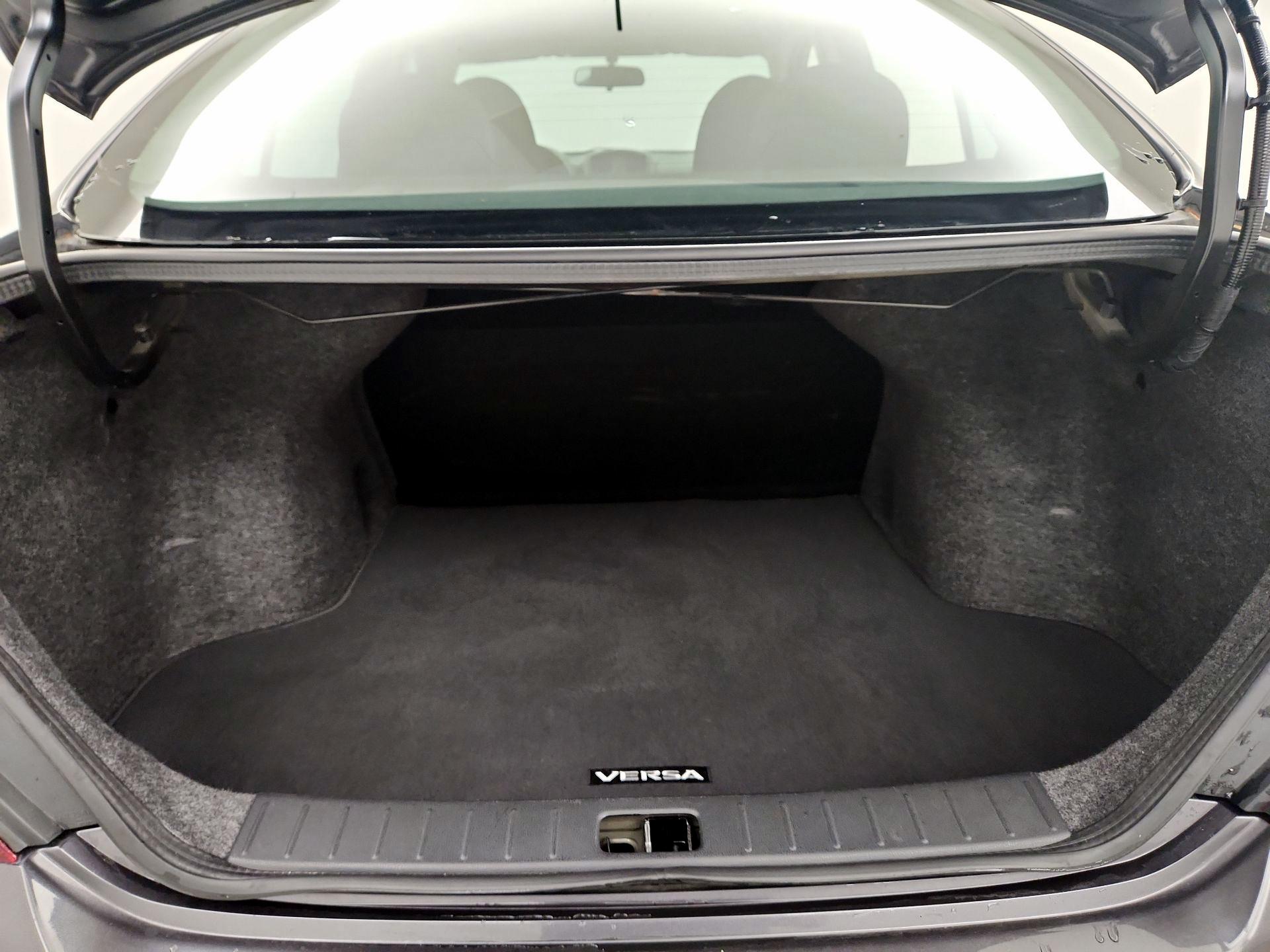 Thumbnail: 2015 Nissan Versa - 18