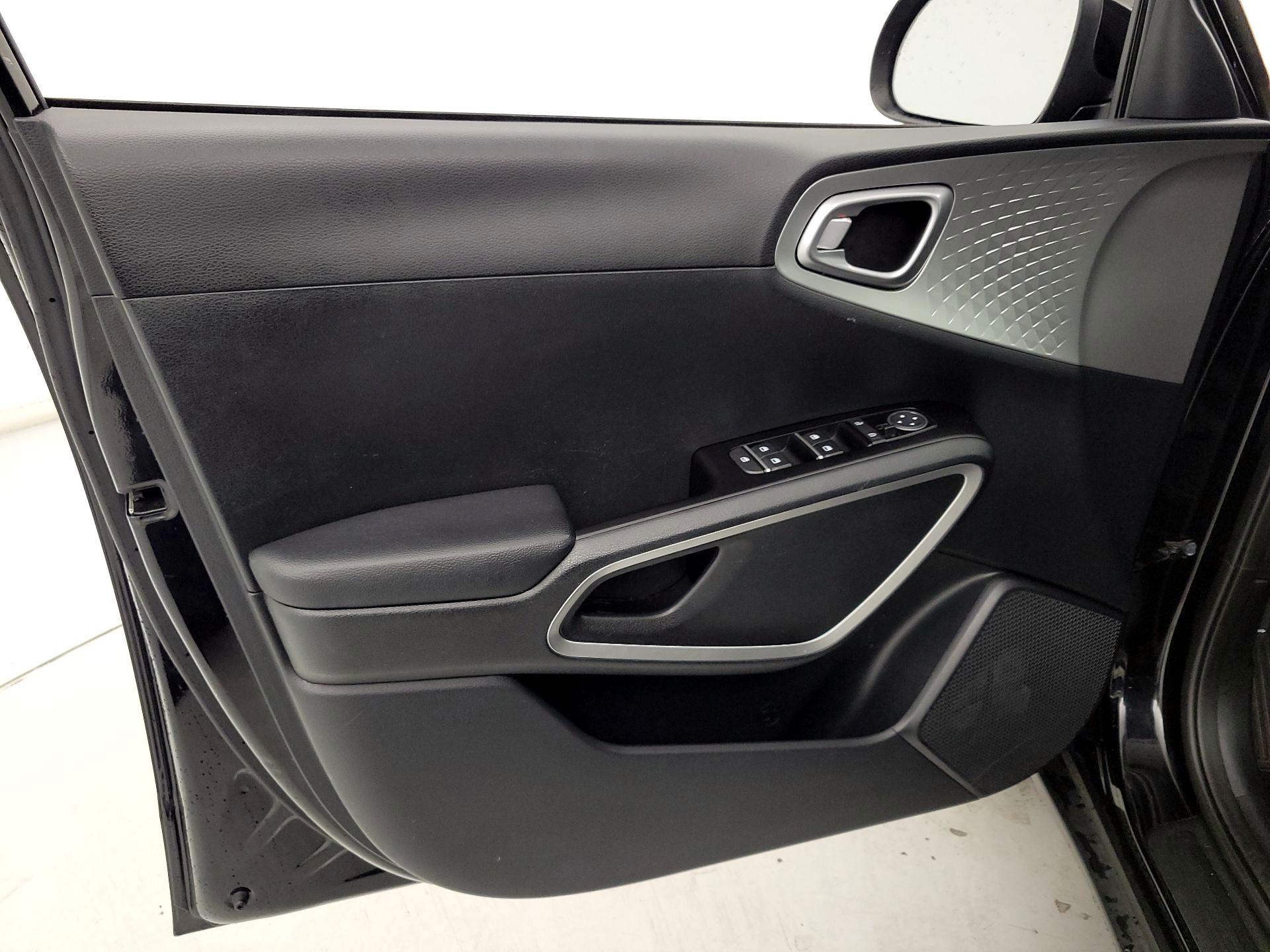 Thumbnail: 2023 Kia Soul - 12