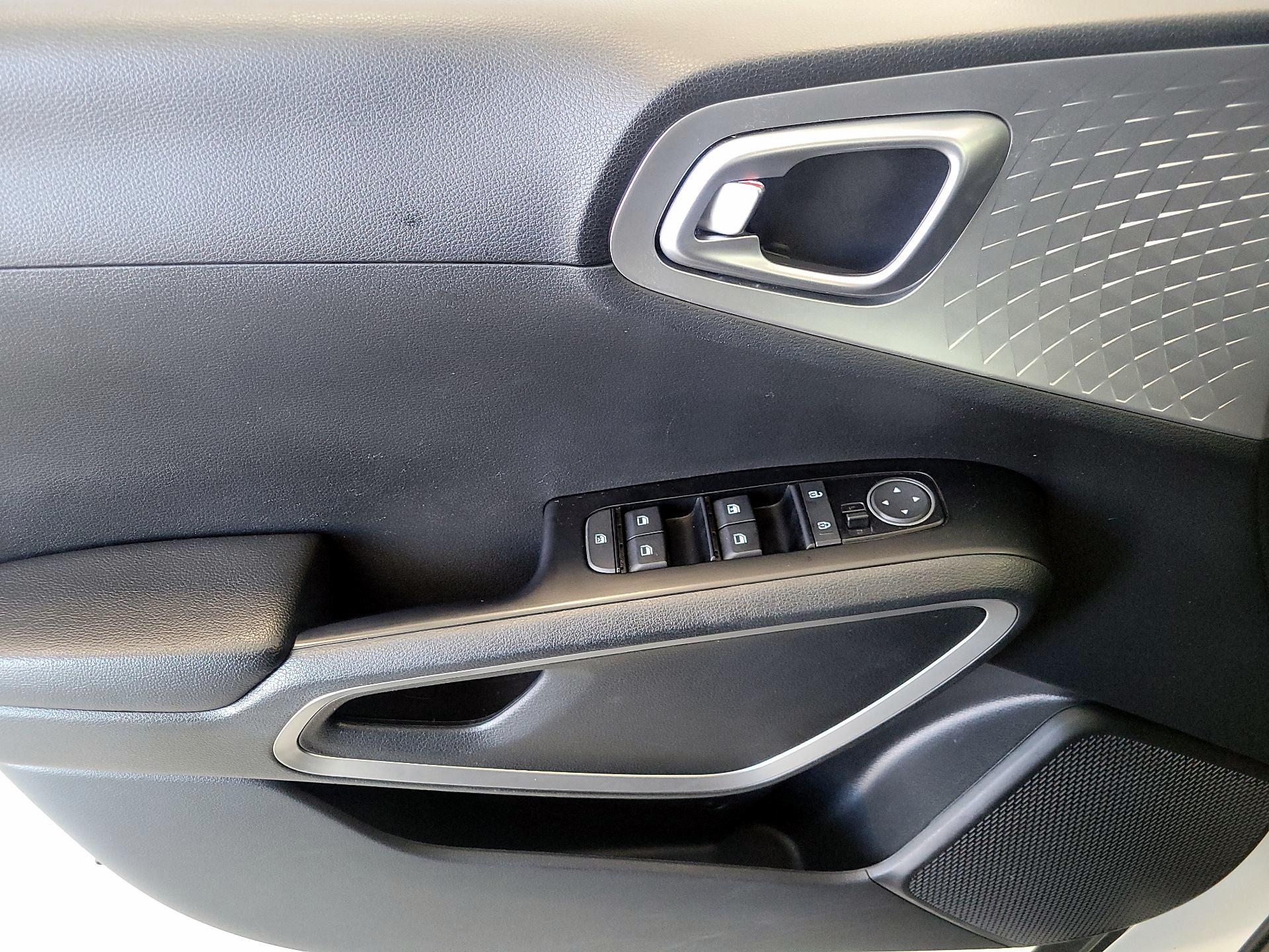 Thumbnail: 2023 Kia Soul - 12