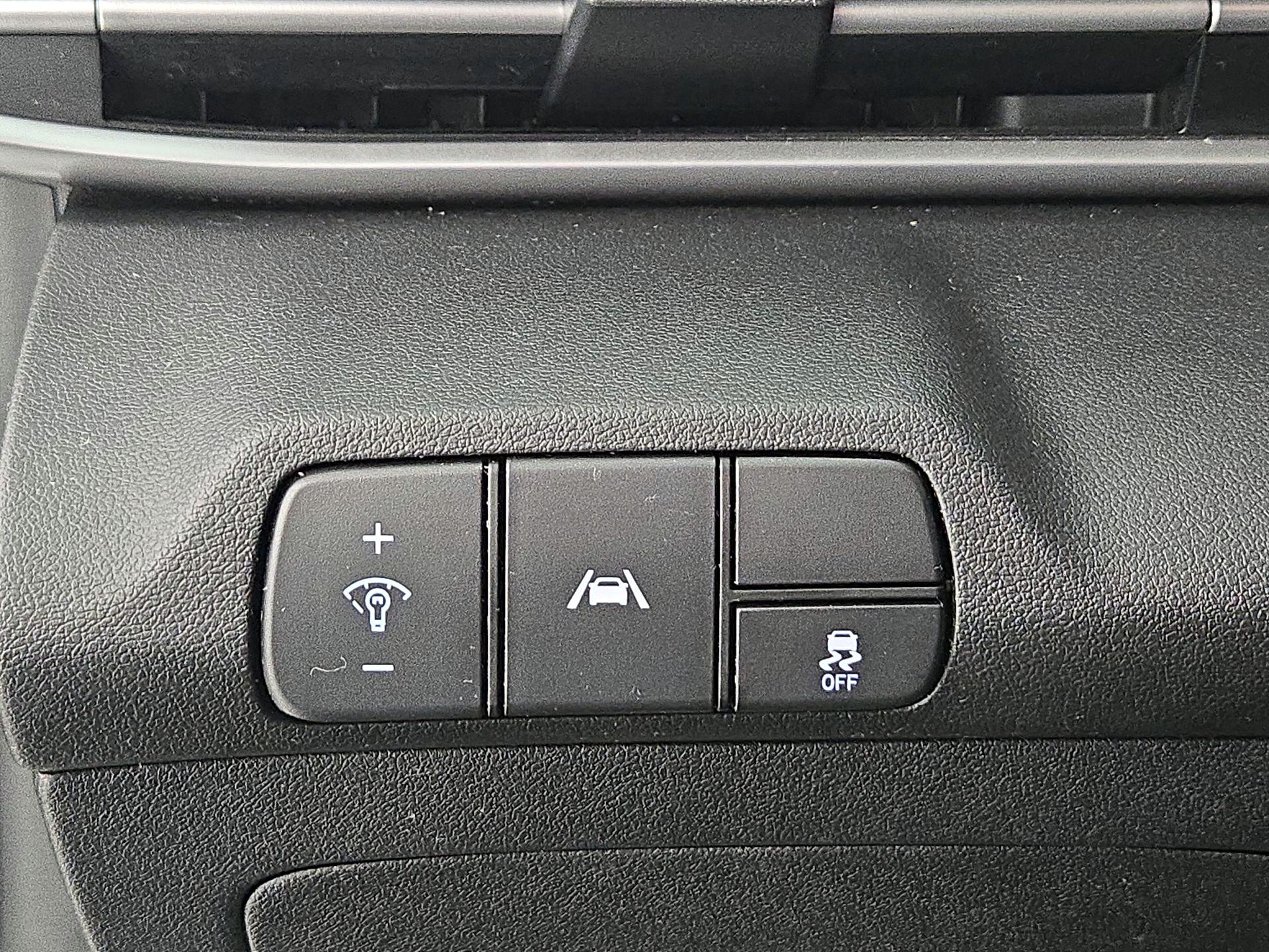 Thumbnail: 2023 Hyundai Elantra - 13