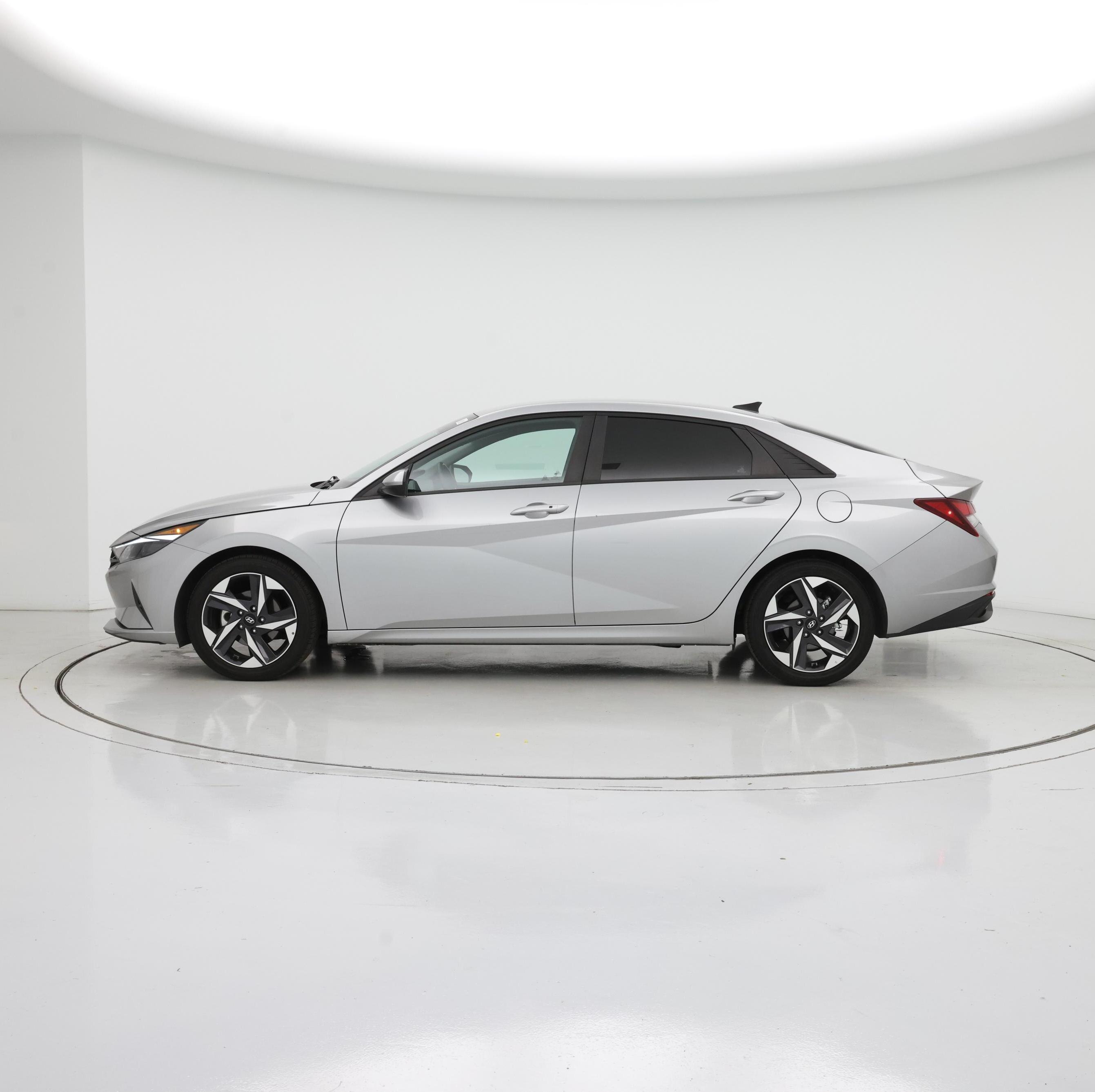 Thumbnail: 2023 Hyundai Elantra - 3