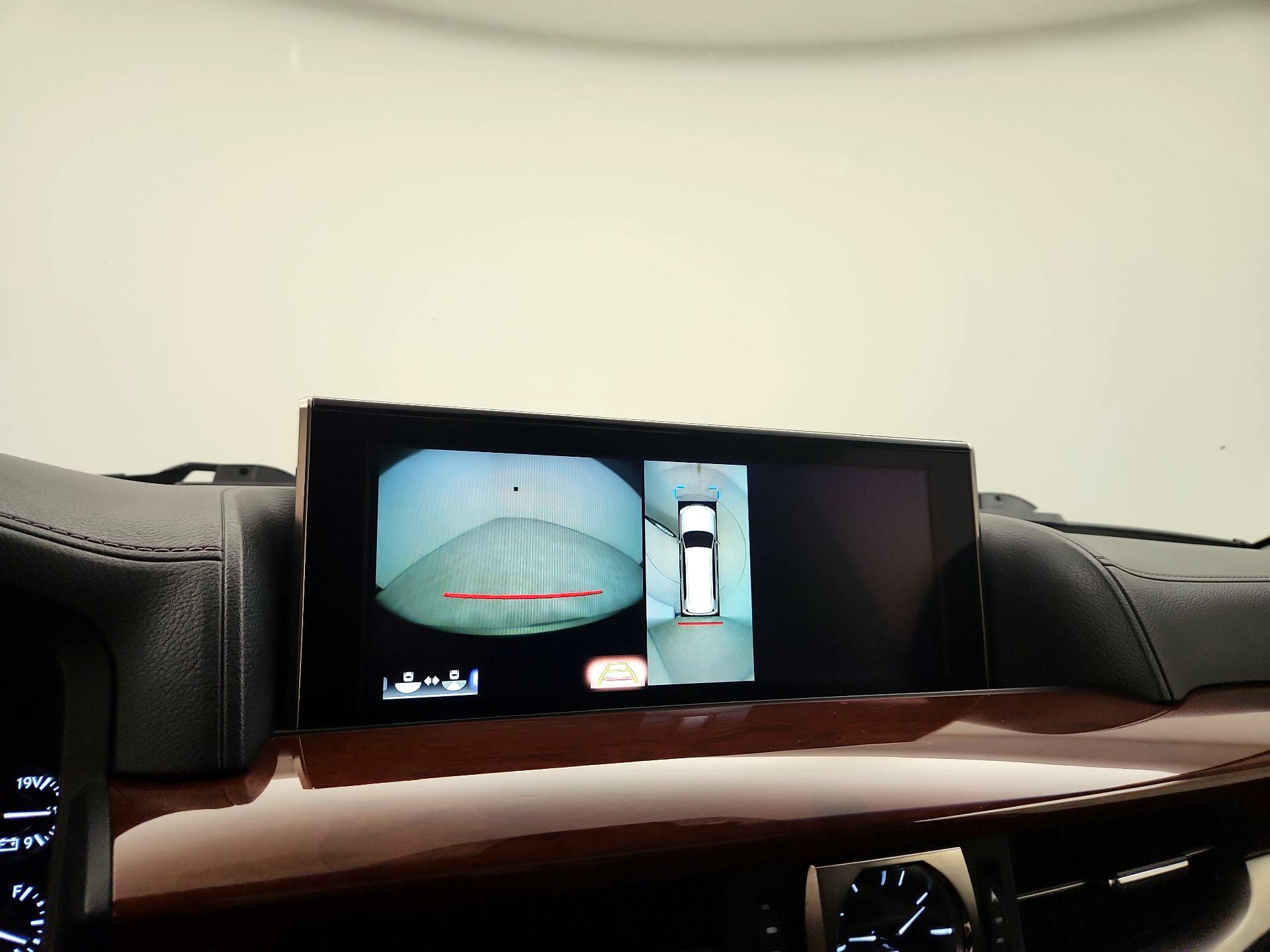 Thumbnail: 2016 Lexus LX - 15