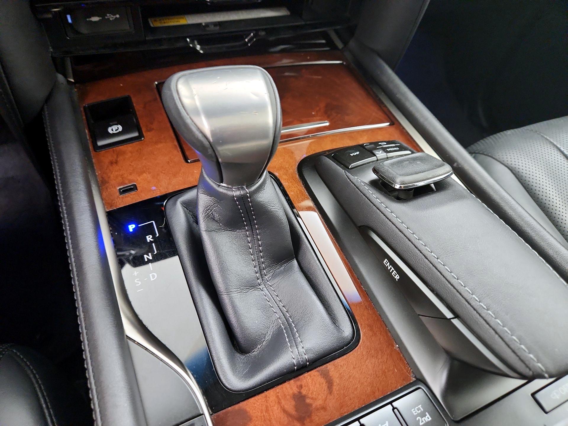 Thumbnail: 2016 Lexus LX - 18