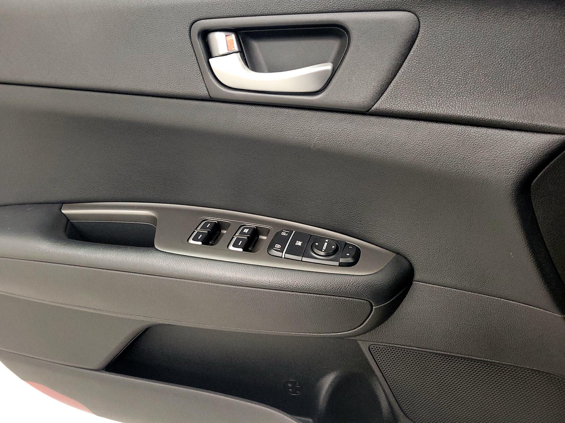 Thumbnail: 2019 Kia Optima - 12