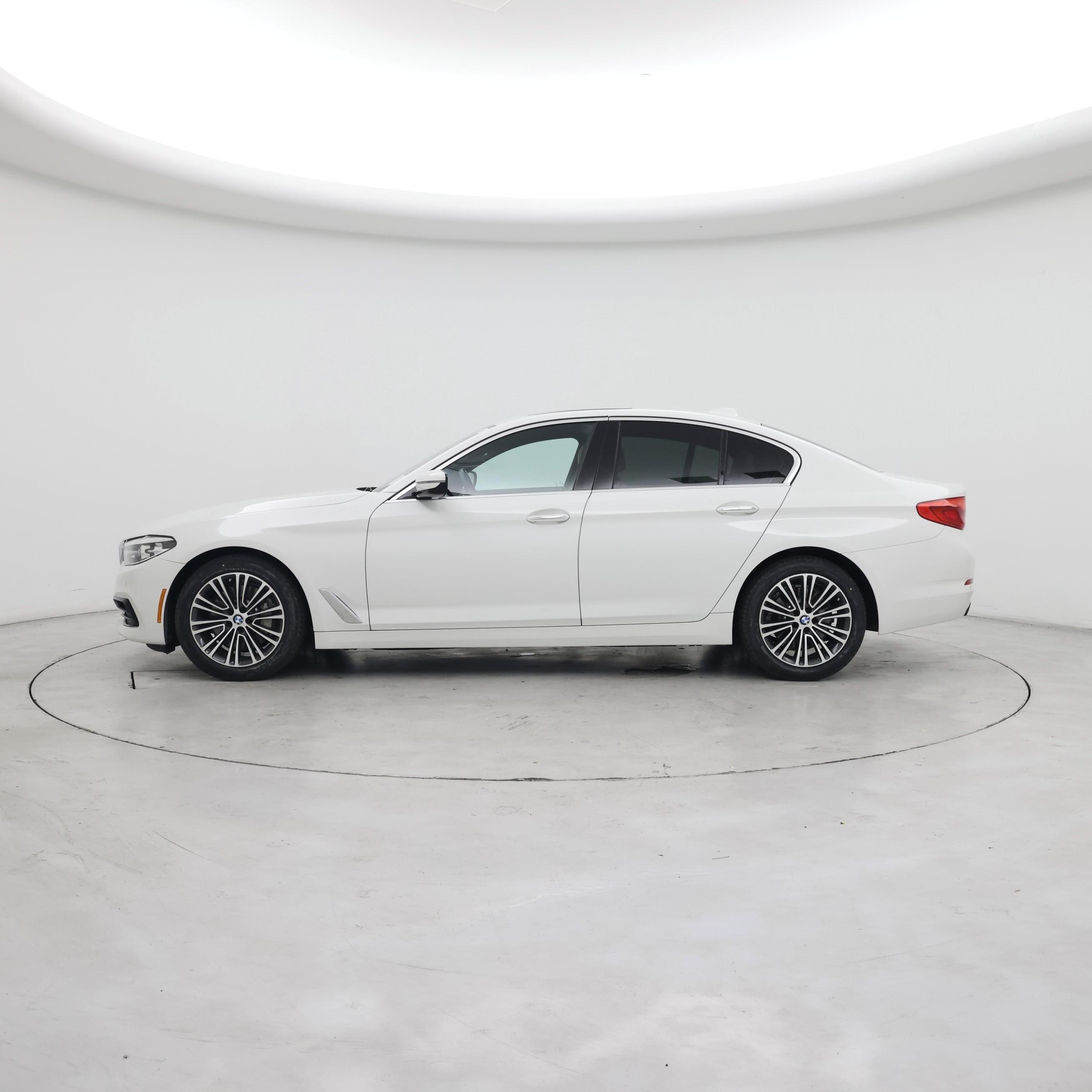 Thumbnail: 2018 BMW 5 Series - 3