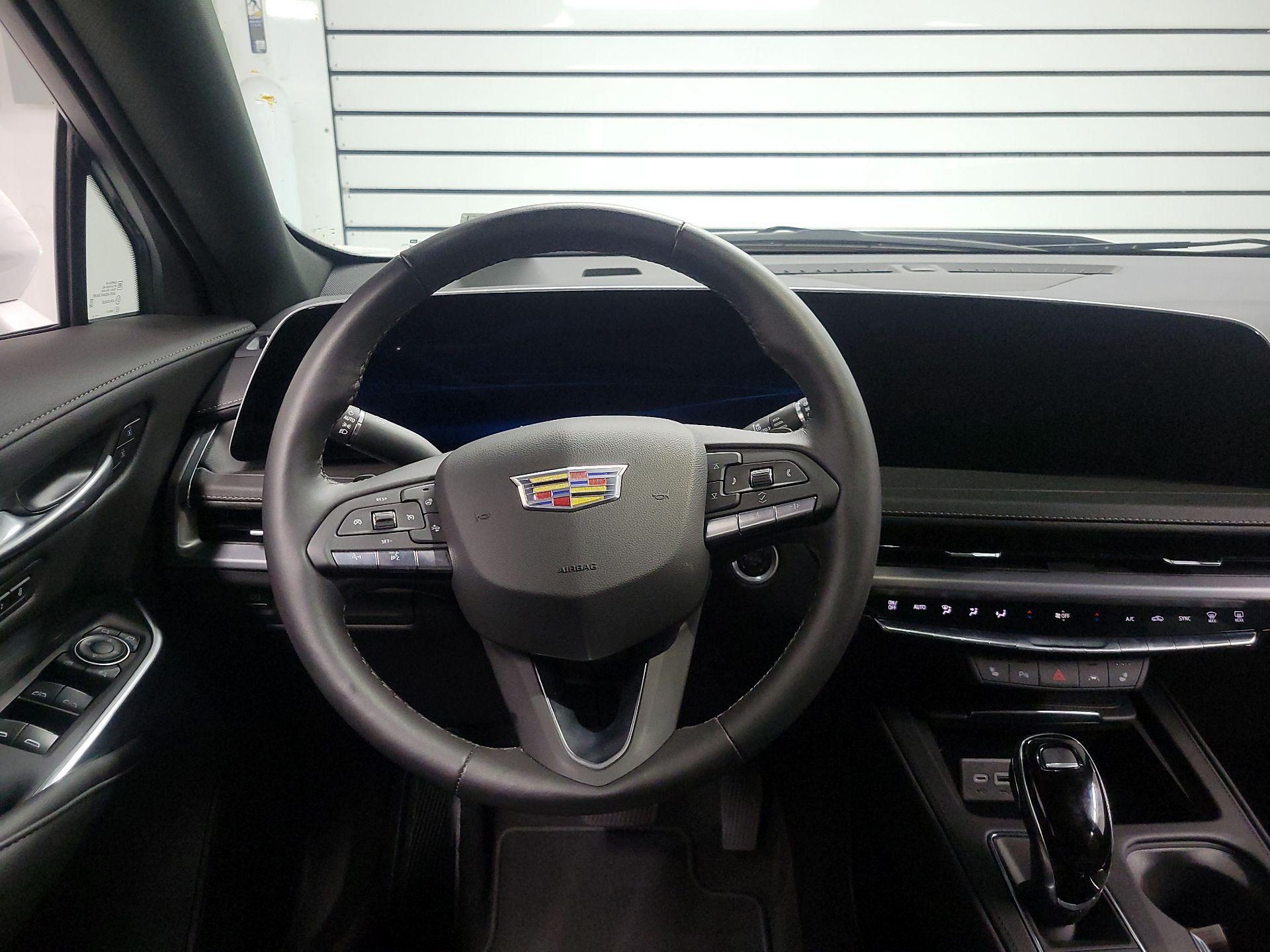 Thumbnail: 2024 Cadillac XT4 - 10