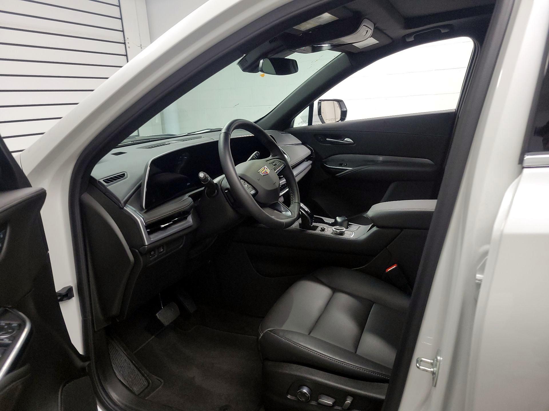 Thumbnail: 2024 Cadillac XT4 - 11