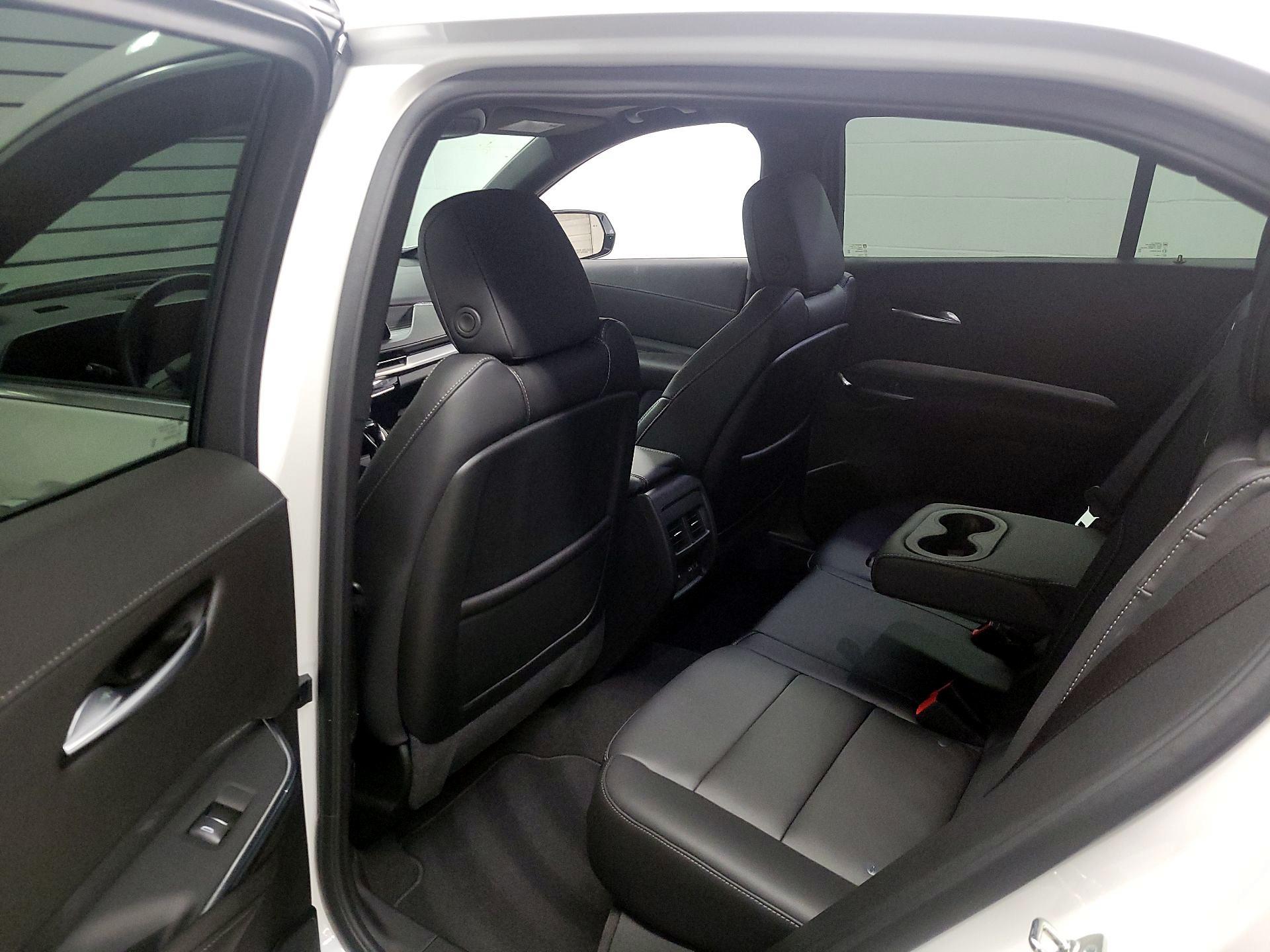 Thumbnail: 2024 Cadillac XT4 - 19