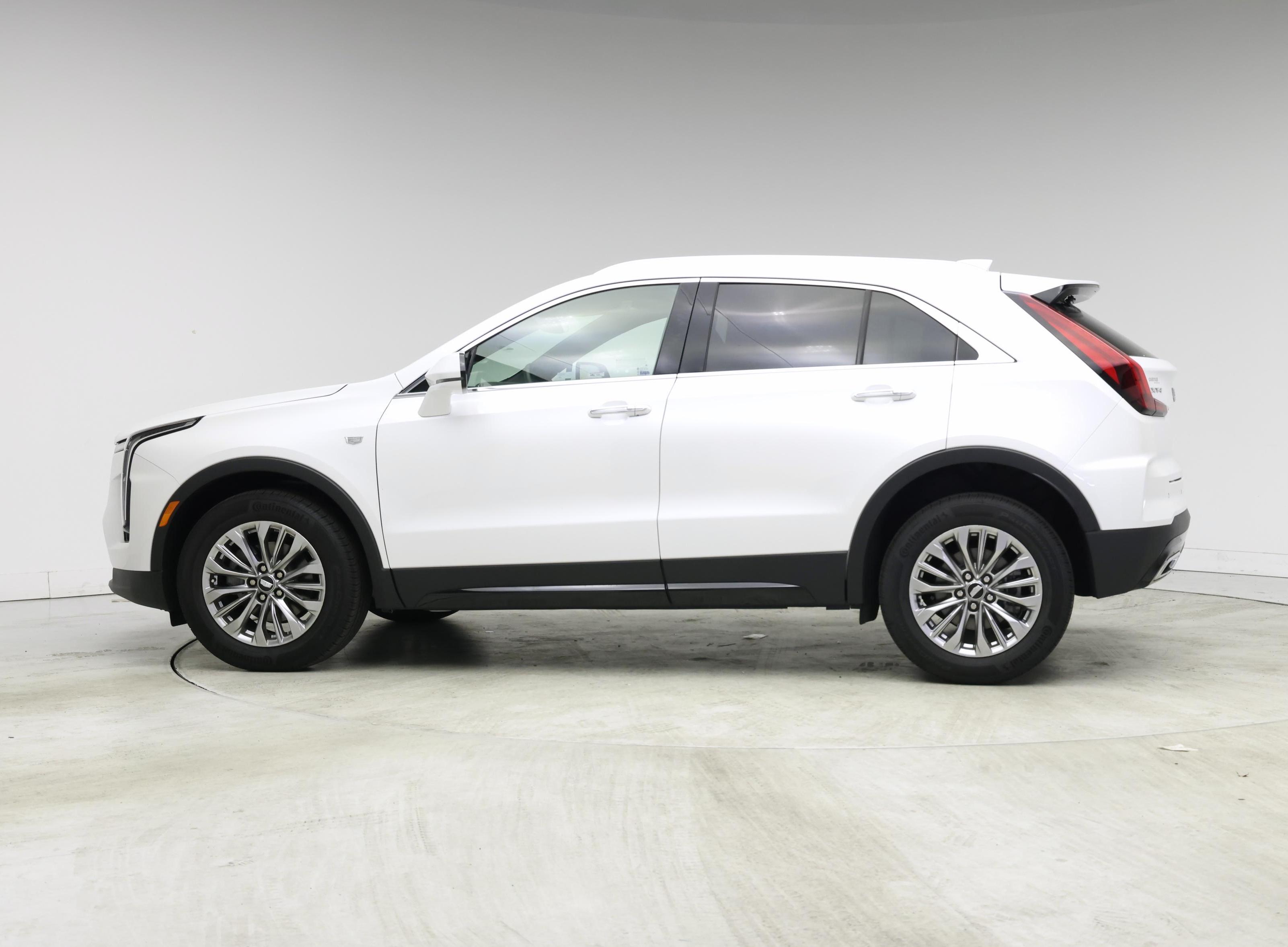 Thumbnail: 2024 Cadillac XT4 - 3