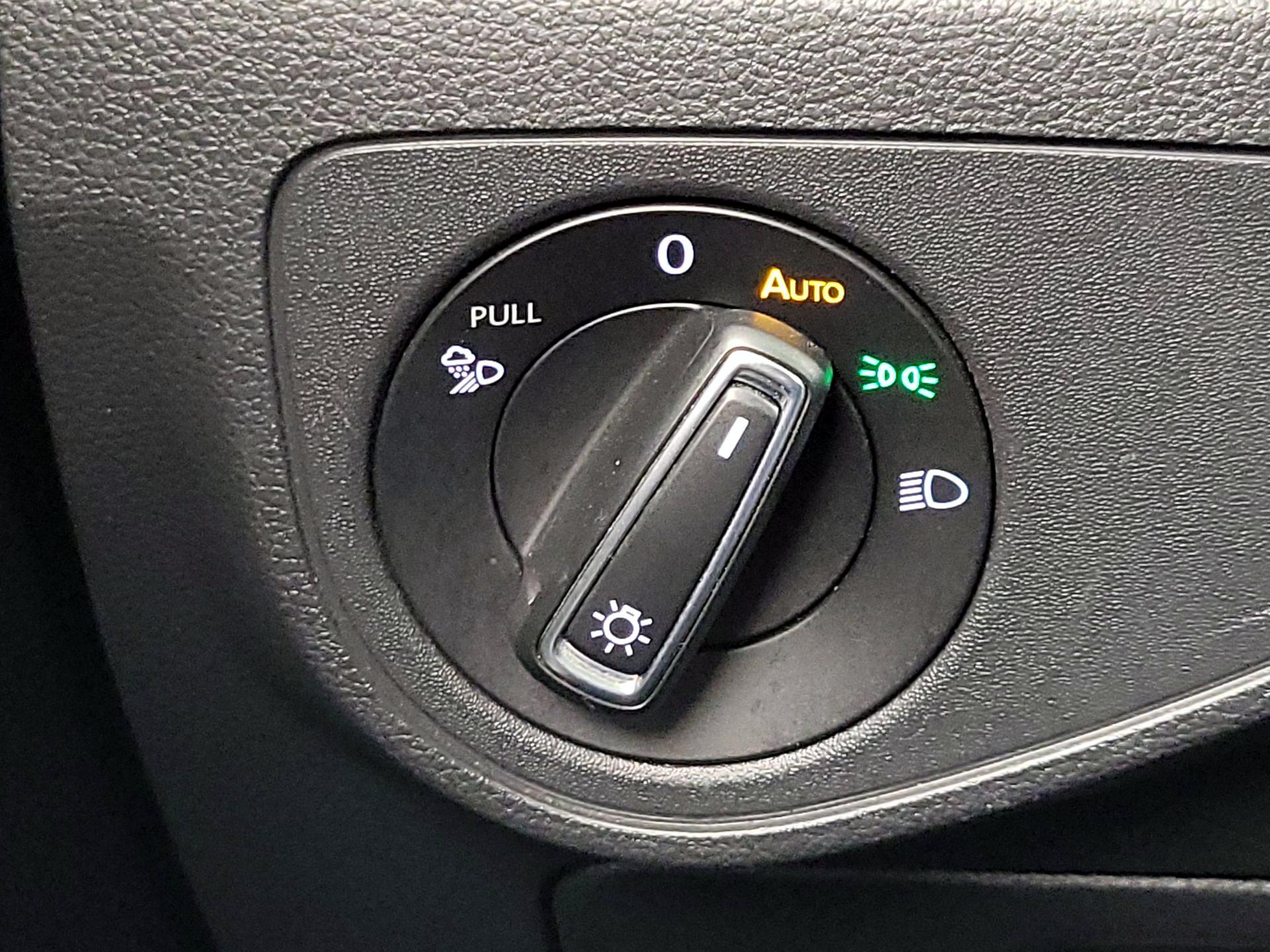 Thumbnail: 2023 Volkswagen Atlas - 13