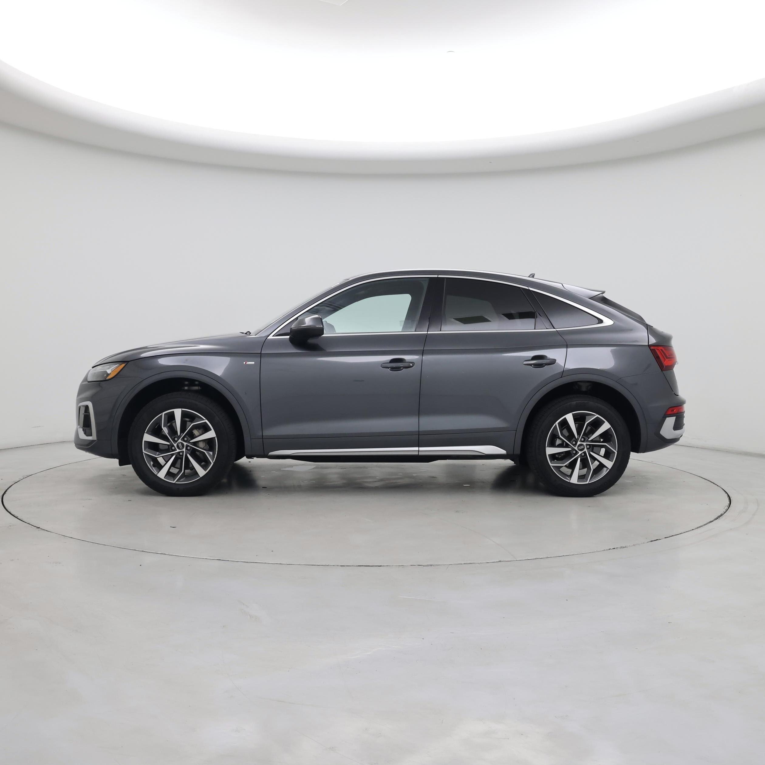 Thumbnail: 2022 Audi Q5 - 3
