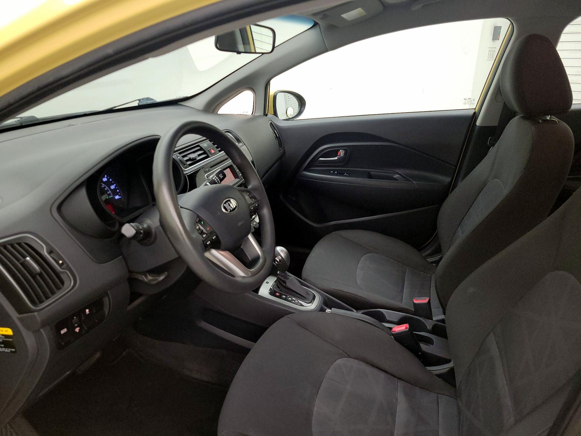 Thumbnail: 2016 Kia Rio - 11