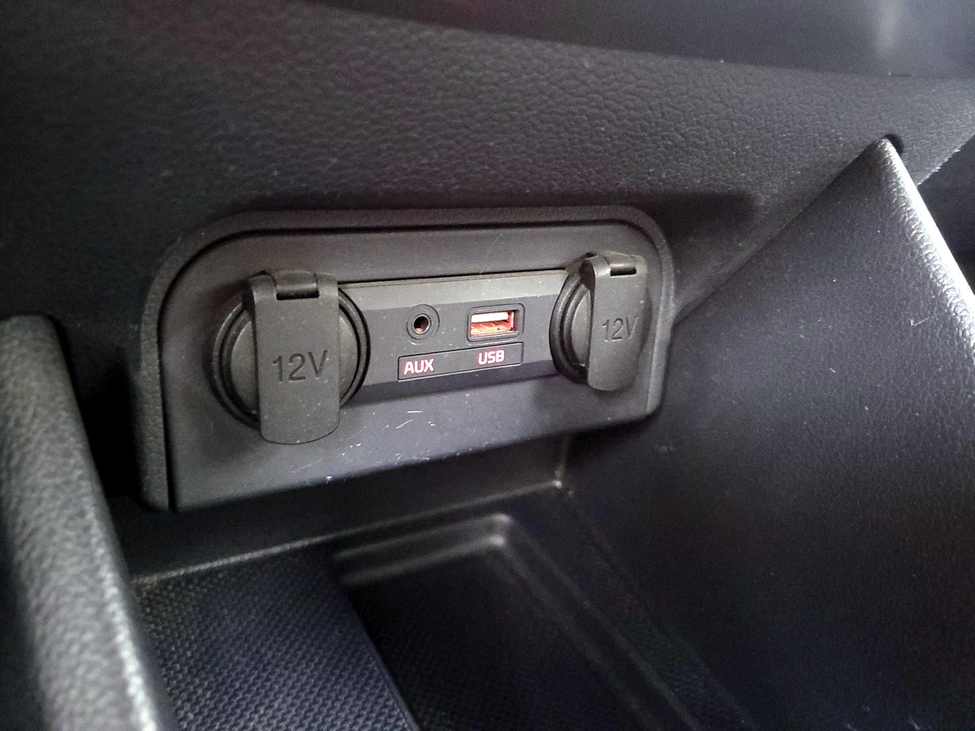 Thumbnail: 2016 Kia Rio - 17