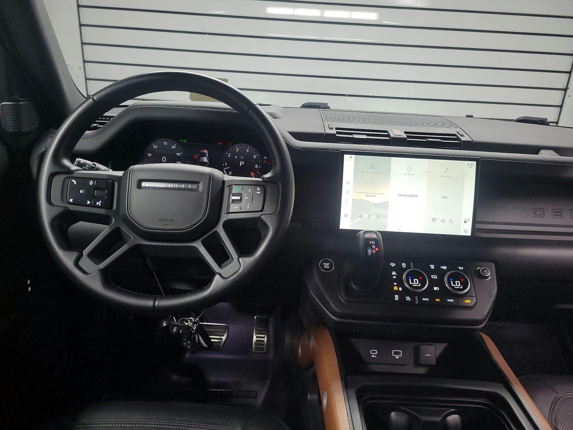 Thumbnail: 2023 Land Rover Defender - 9