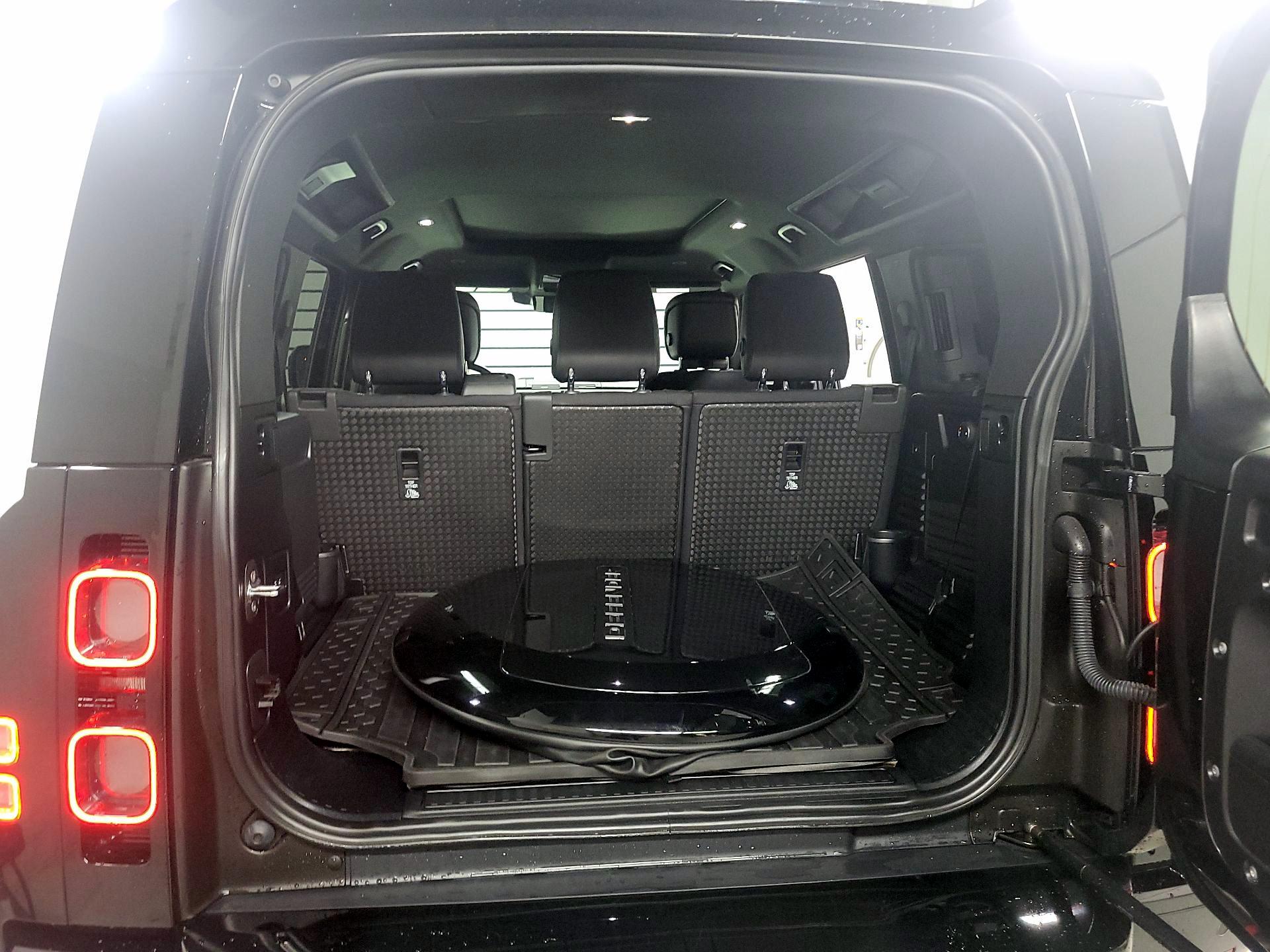 Thumbnail: 2023 Land Rover Defender - 18