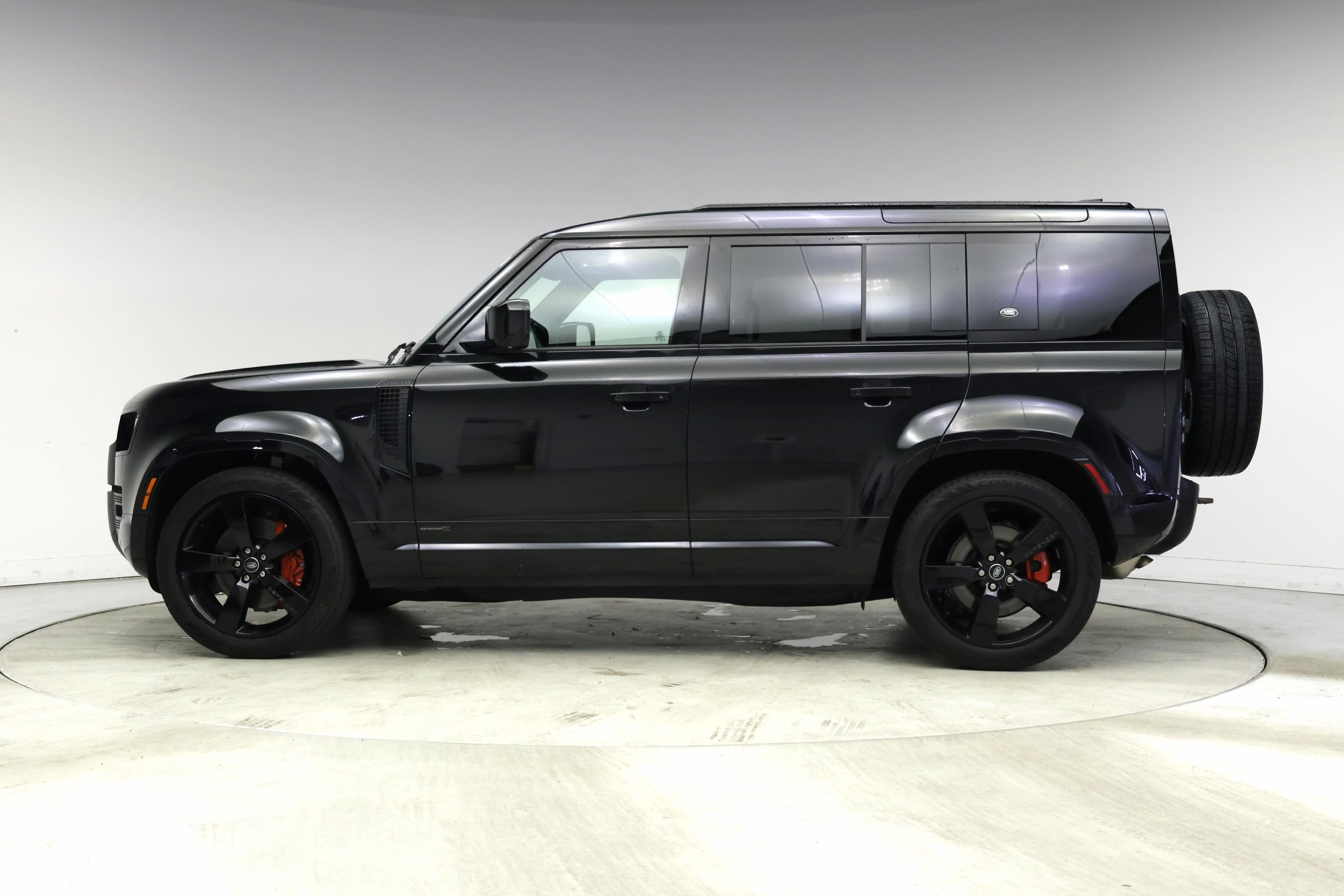 Thumbnail: 2023 Land Rover Defender - 3