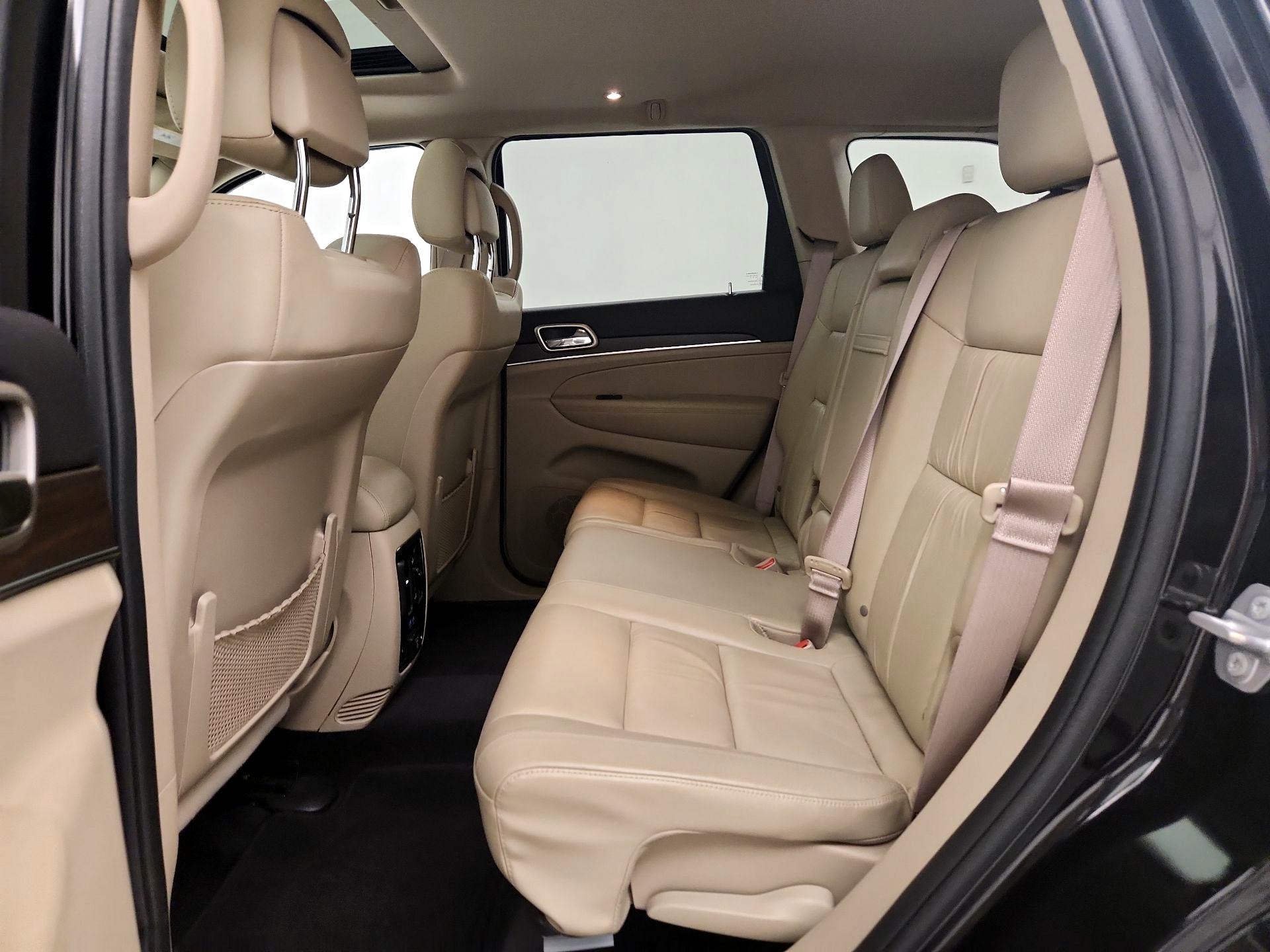 Thumbnail: 2016 Jeep Grand Cherokee - 20