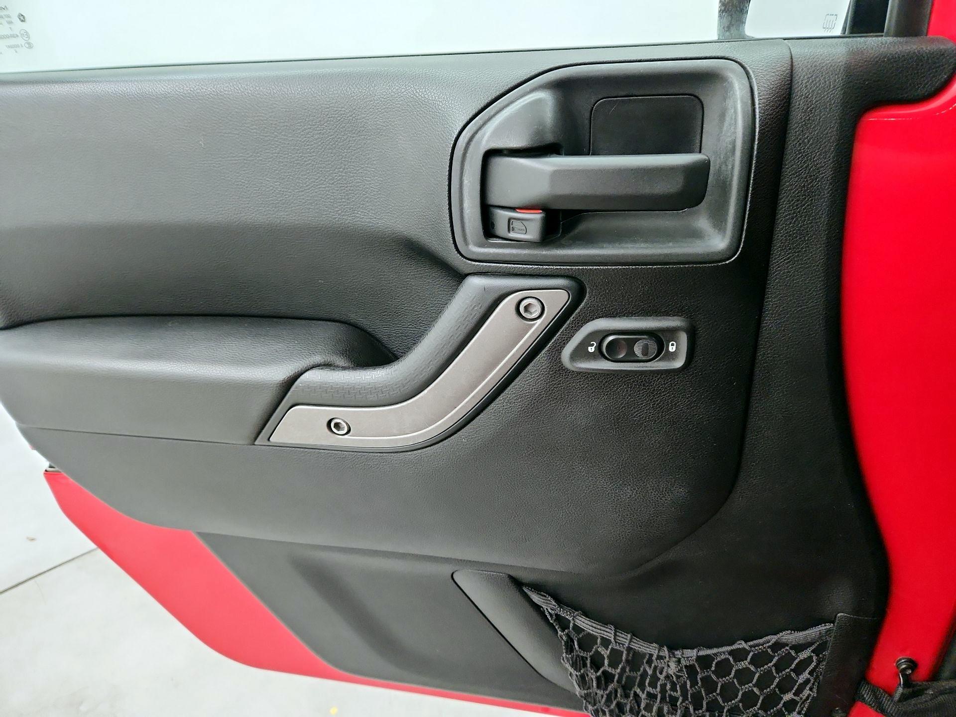 Thumbnail: 2014 Jeep Wrangler - 12