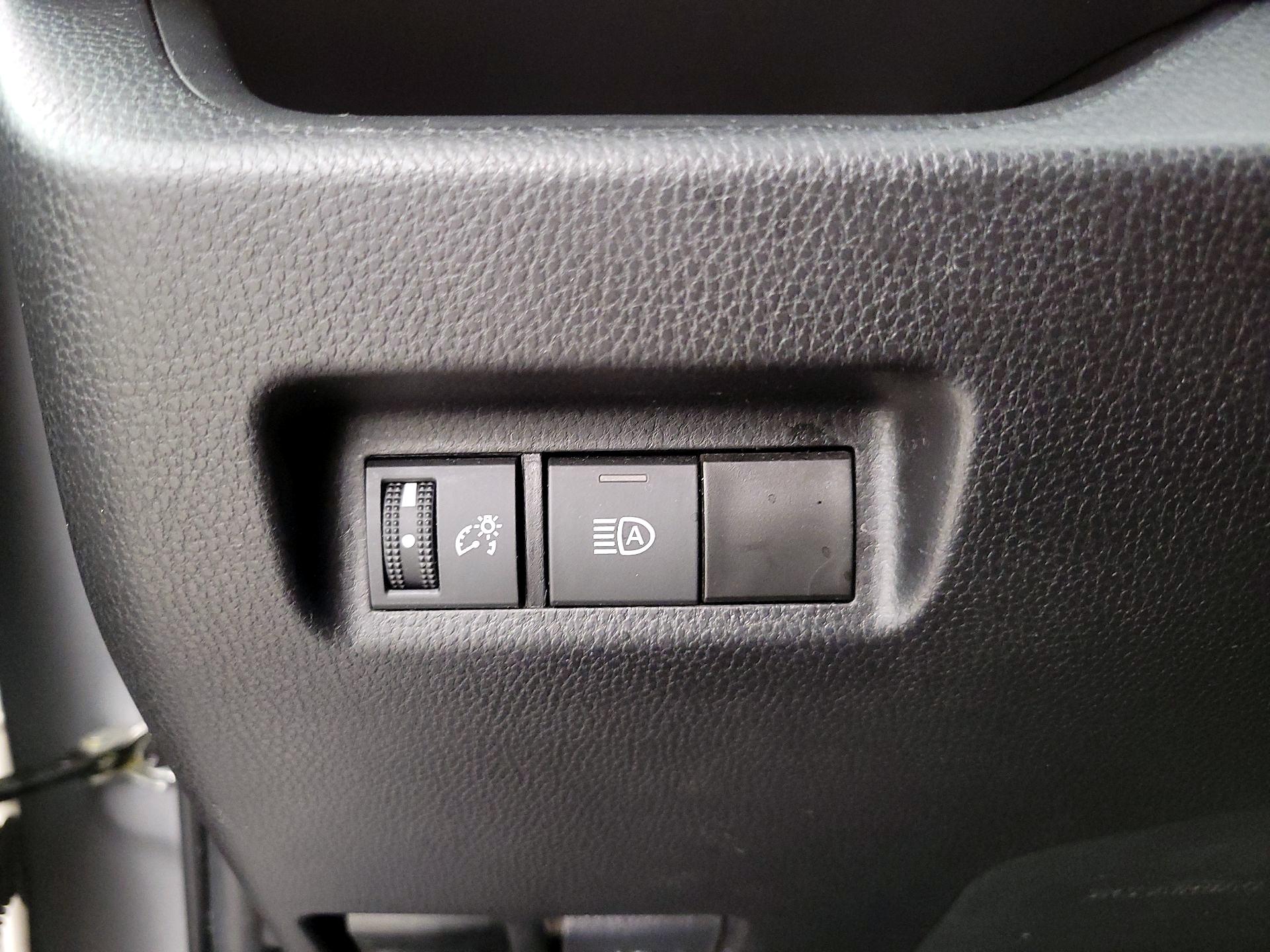 Thumbnail: 2022 Toyota RAV4 - 13