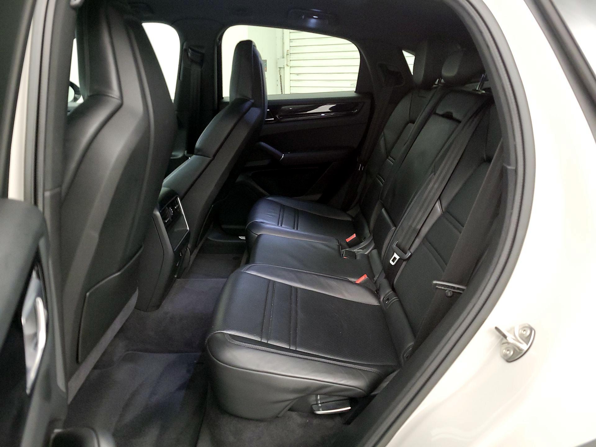 Thumbnail: 2021 Porsche Cayenne - 20