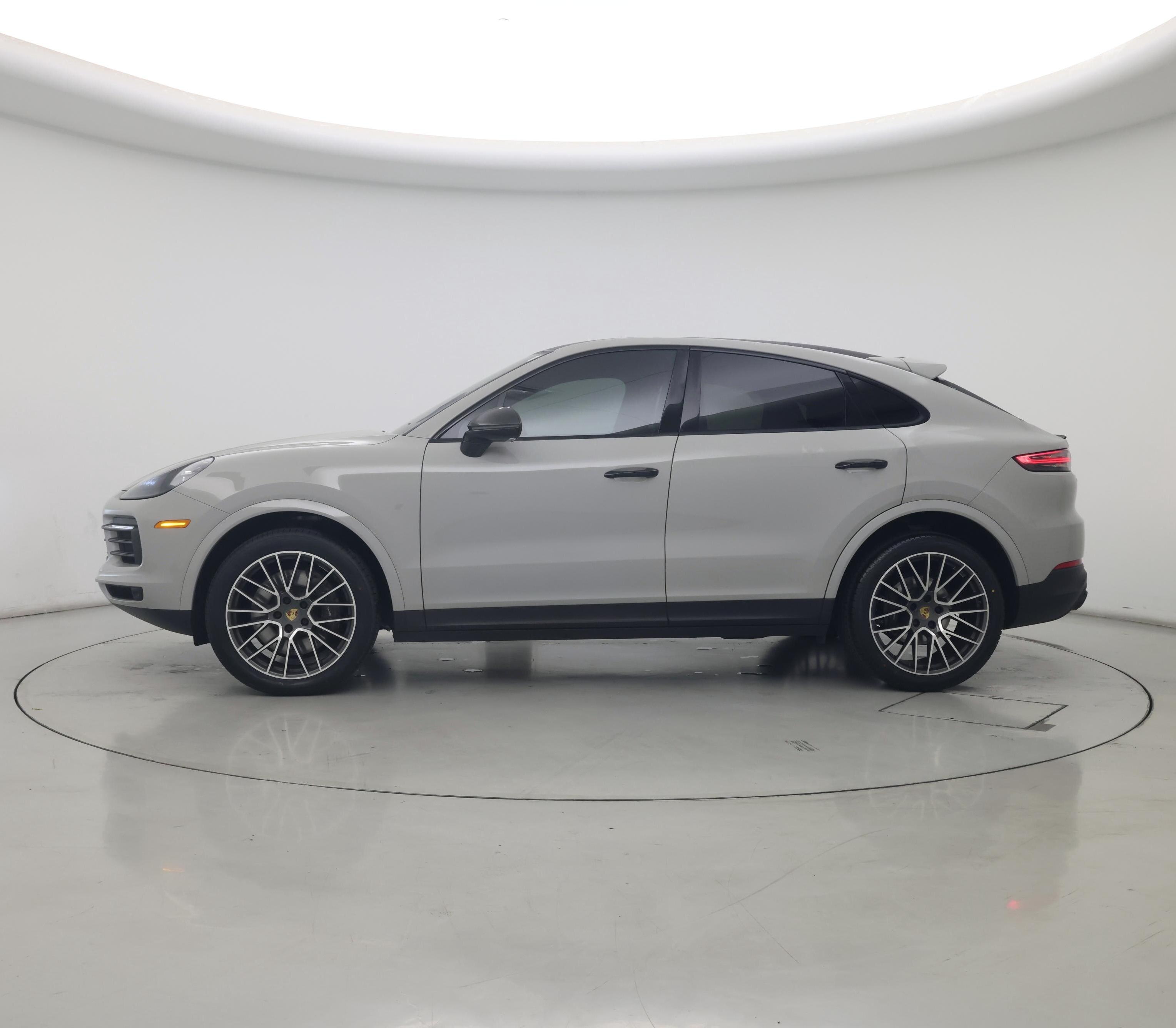 Thumbnail: 2021 Porsche Cayenne - 3