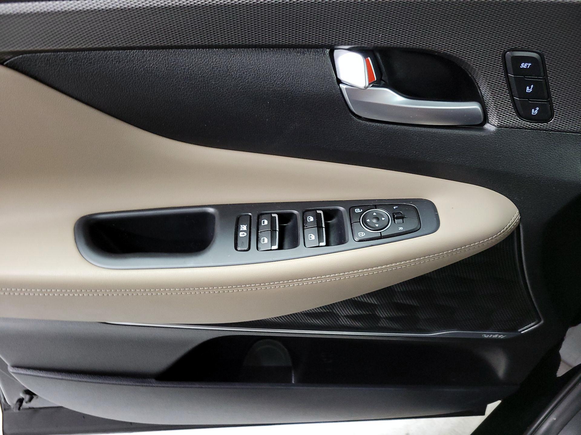 Thumbnail: 2020 Hyundai Santa Fe - 12