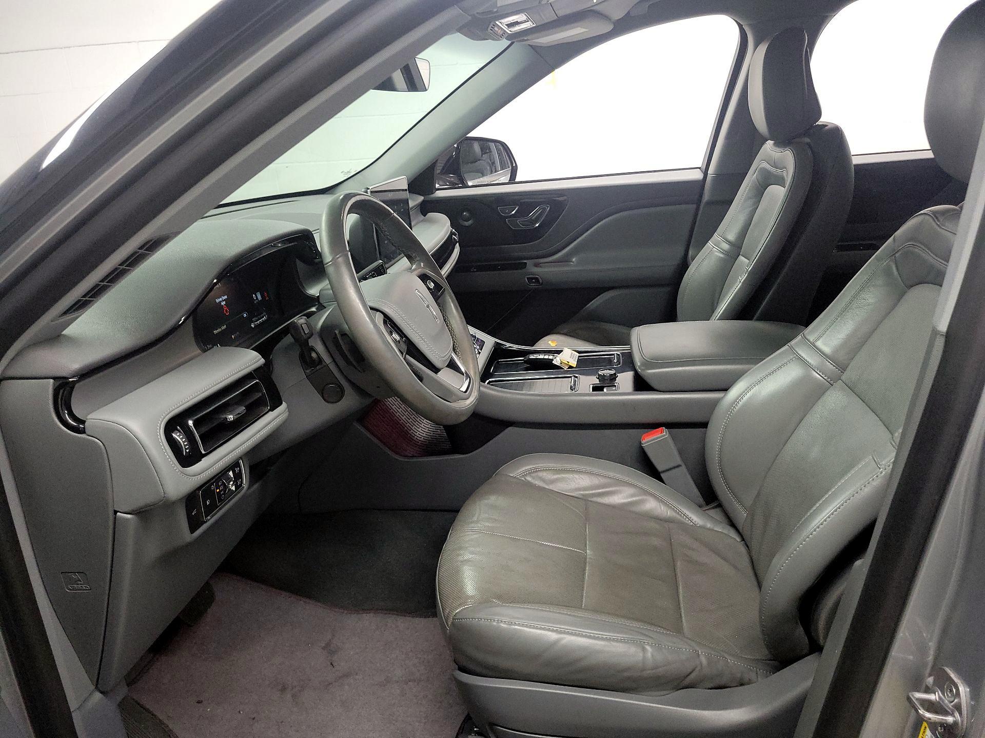 Thumbnail: 2020 Lincoln Aviator - 11