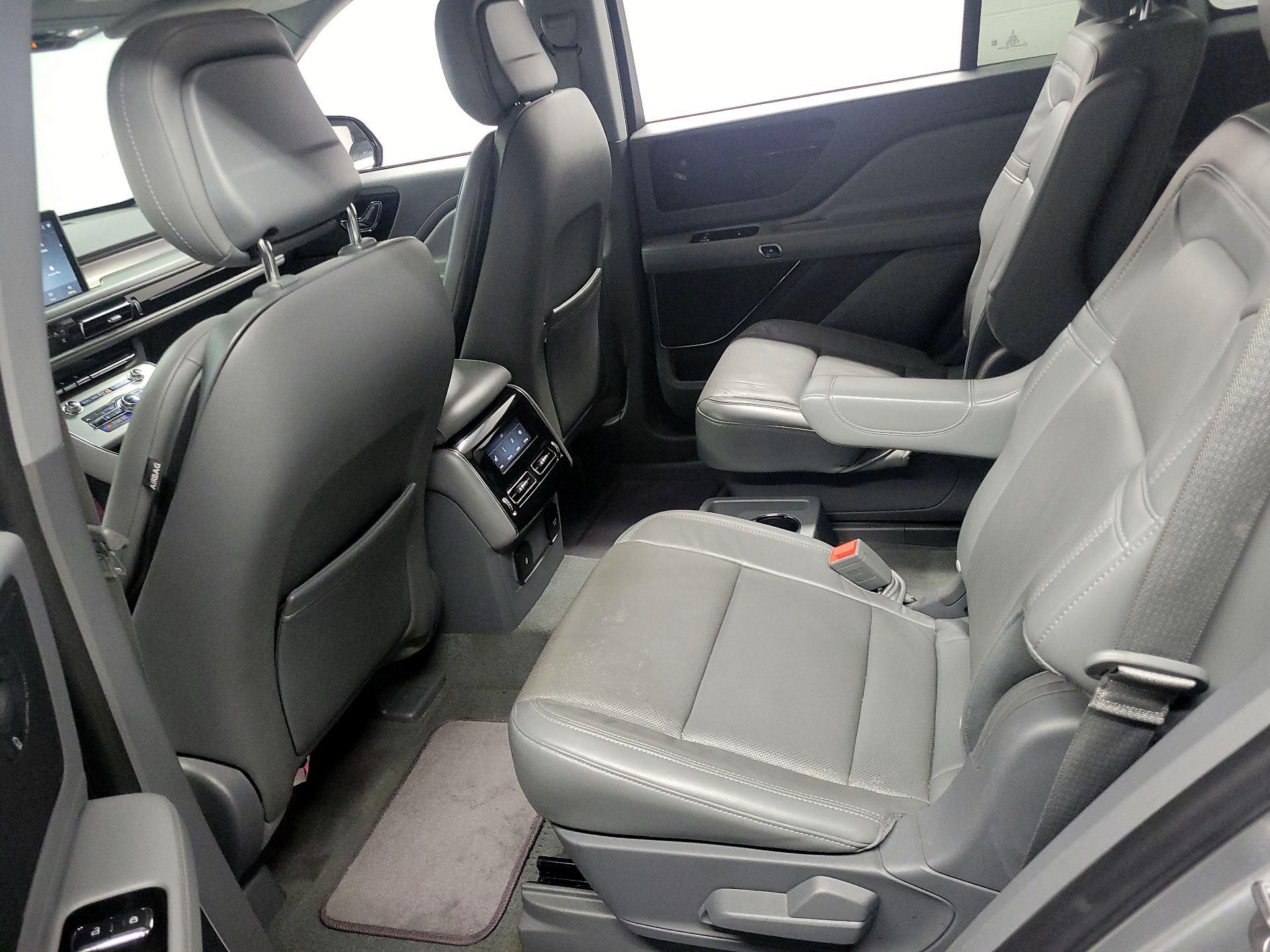 Thumbnail: 2020 Lincoln Aviator - 18