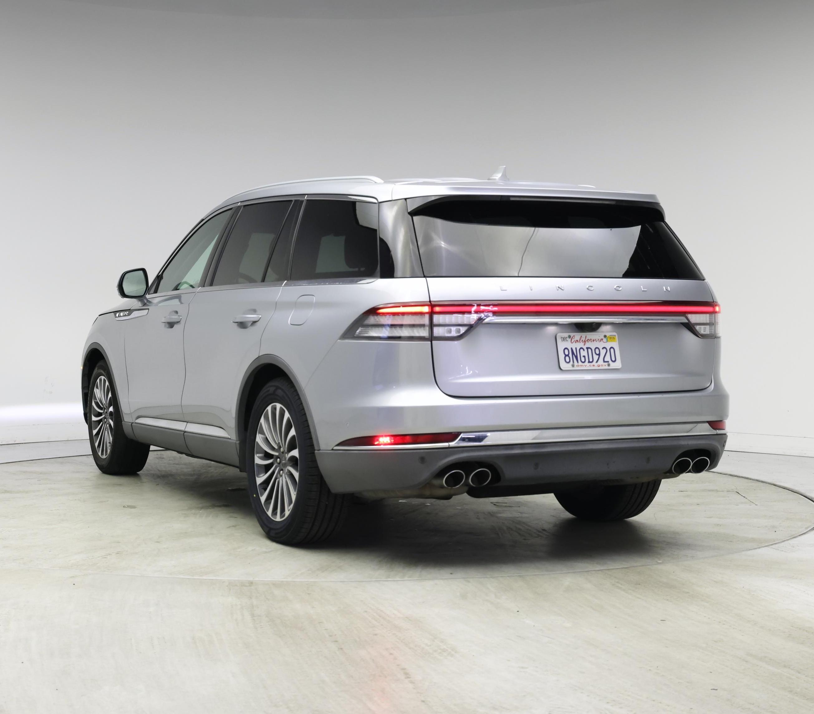 Thumbnail: 2020 Lincoln Aviator - 2