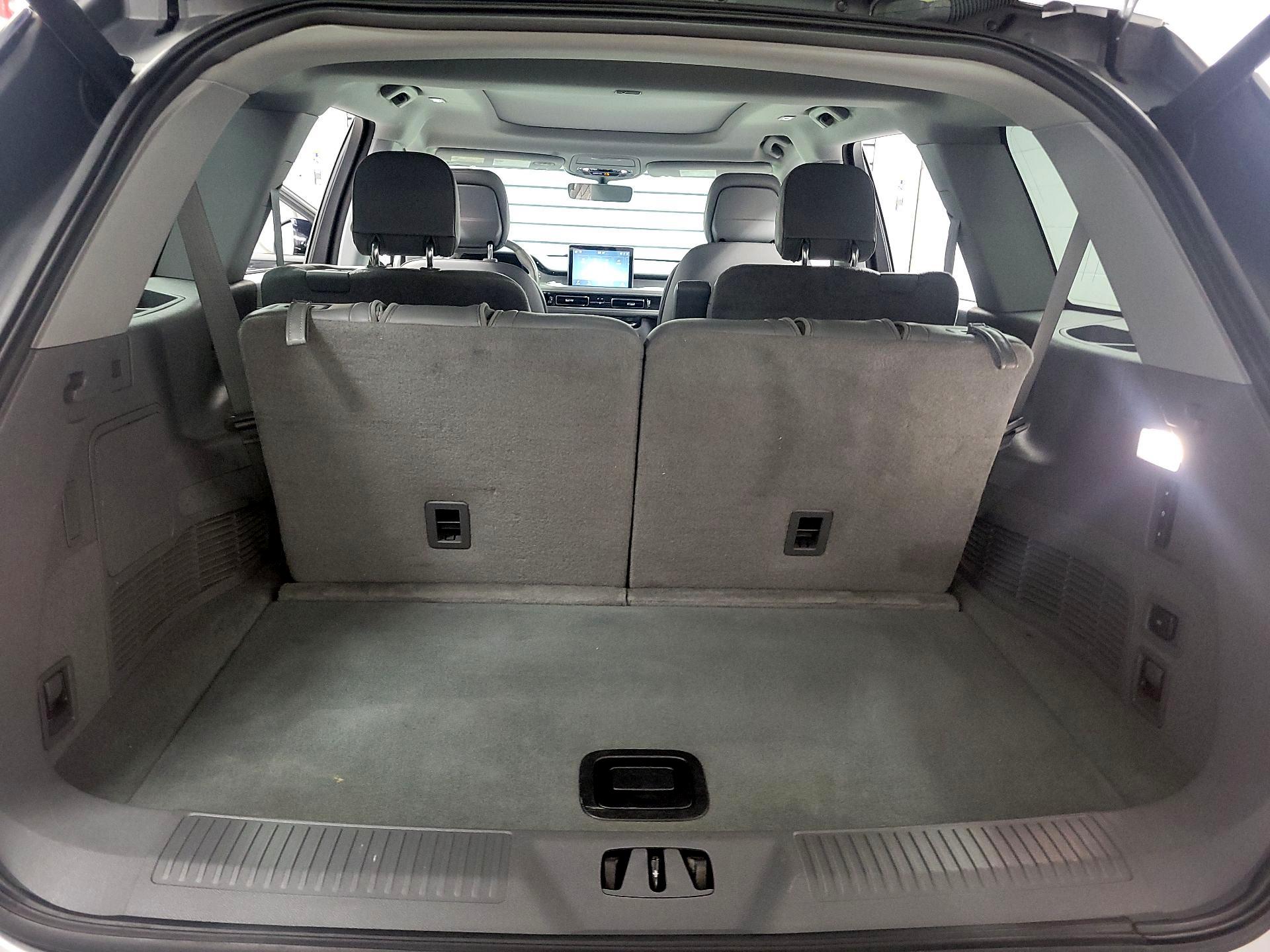 Thumbnail: 2020 Lincoln Aviator - 19